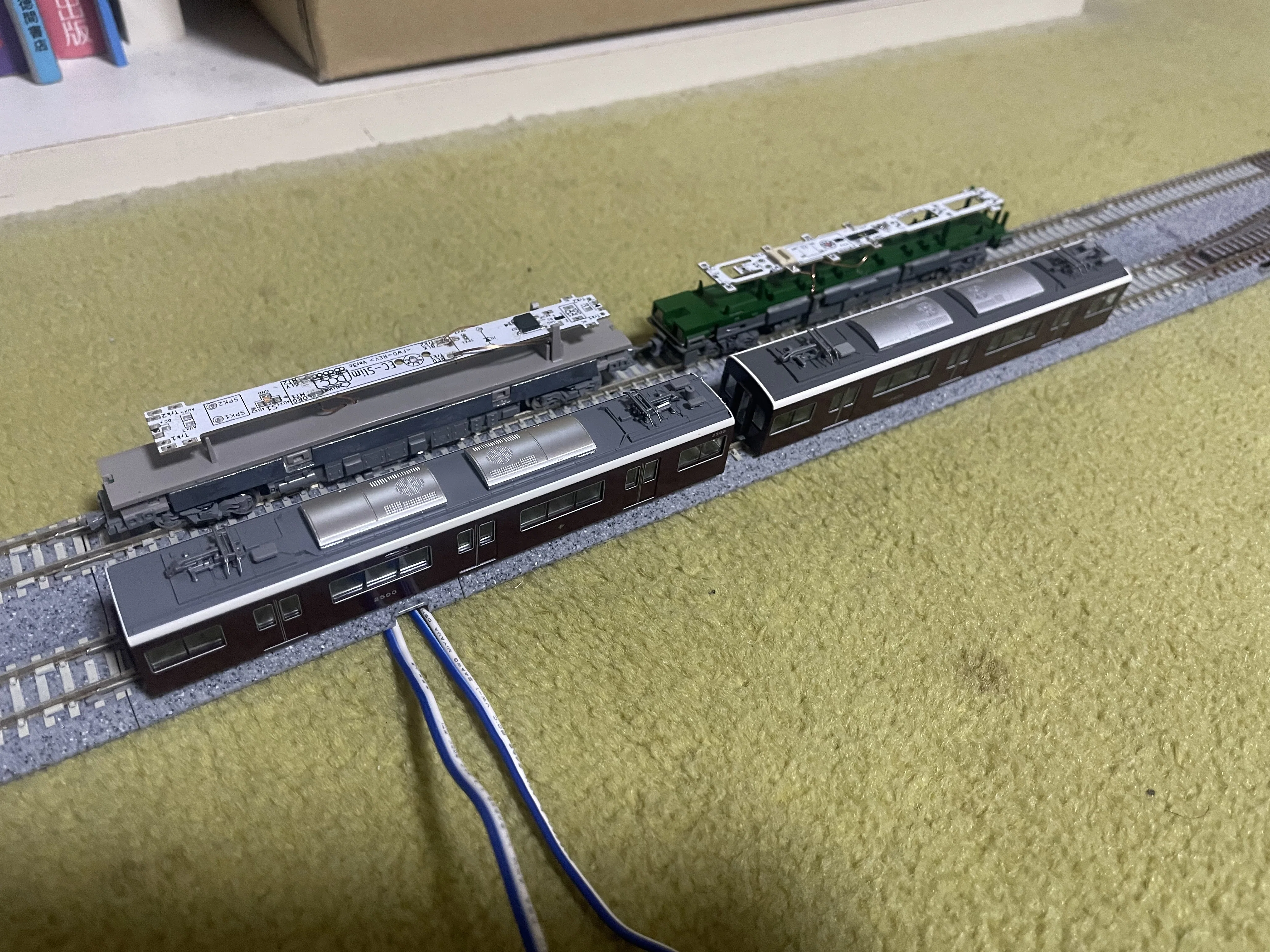 新発売の阪急2000系、2300系も！】Nゲージ車両のDCC化｜長尾高人（た