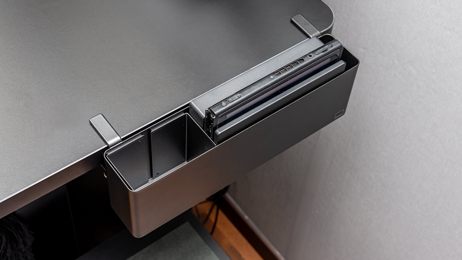 ミニマルデスクセットアップ】Nintendo Switchをデスク横にスマートに