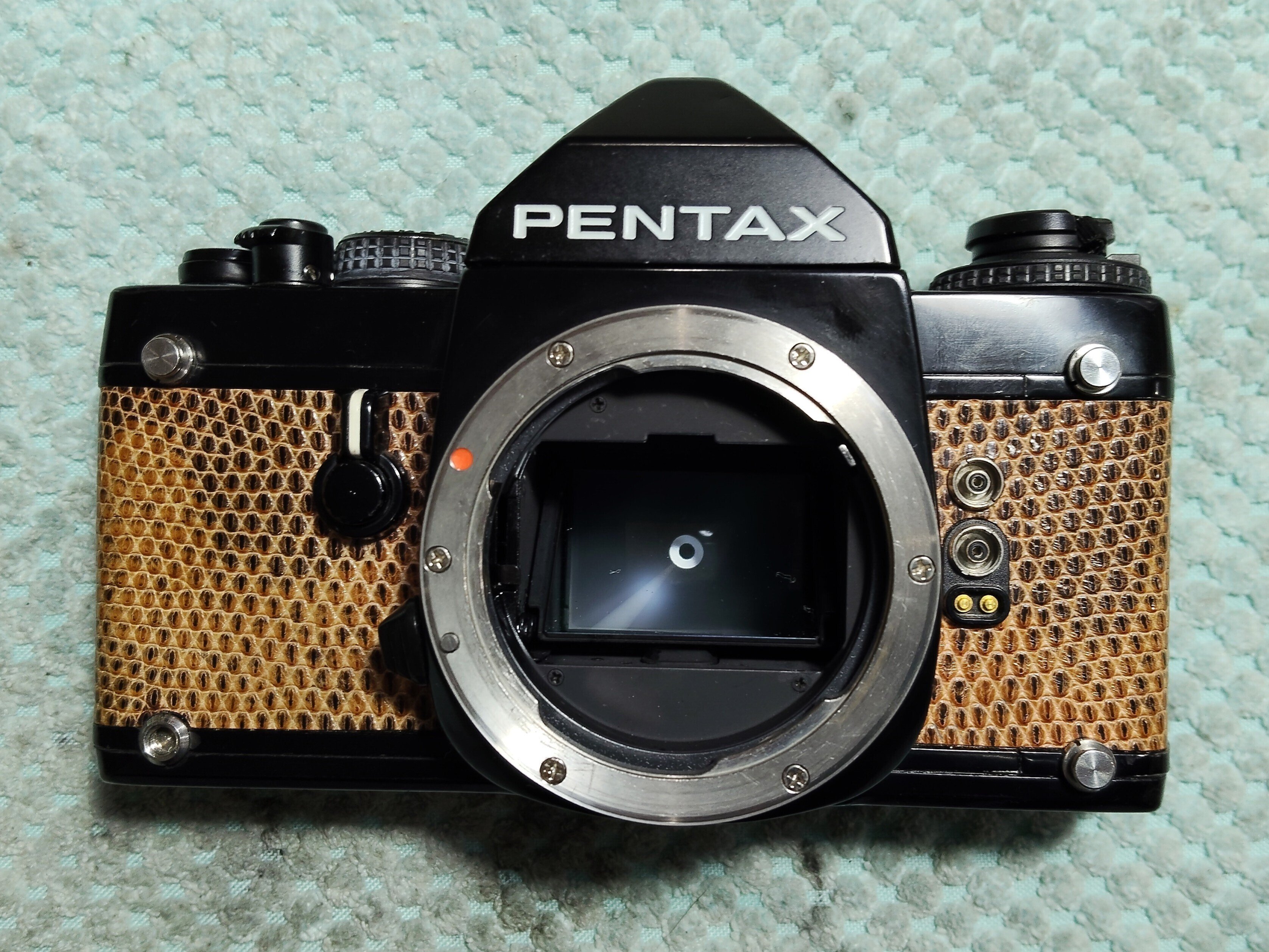 Pentax LXのファインダー分解｜フィルムカメラ修理のアクアカメラ
