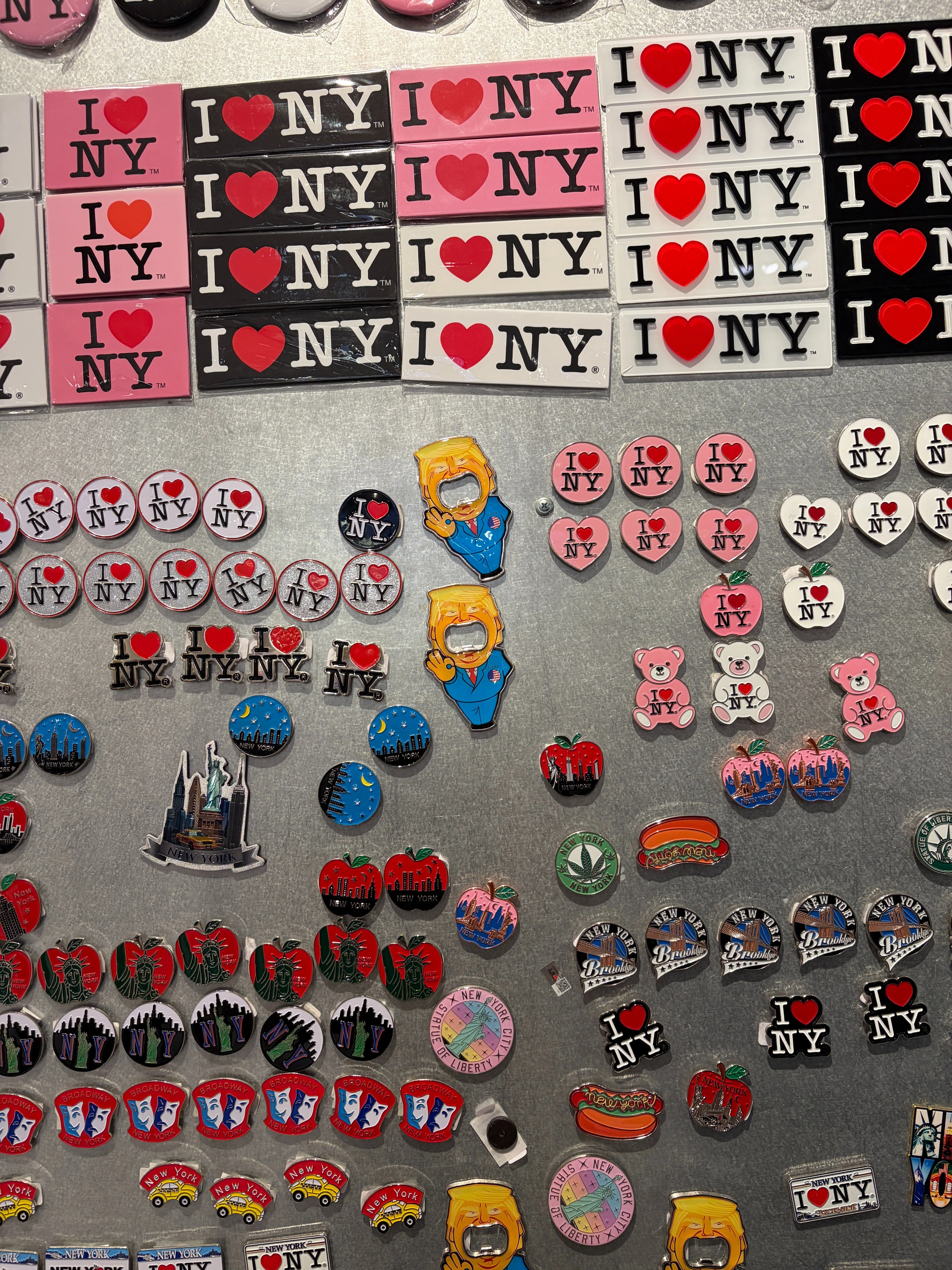 New York】超ベタなニューヨーク土産の宝庫！「I LOVE NY GIFTS」へ