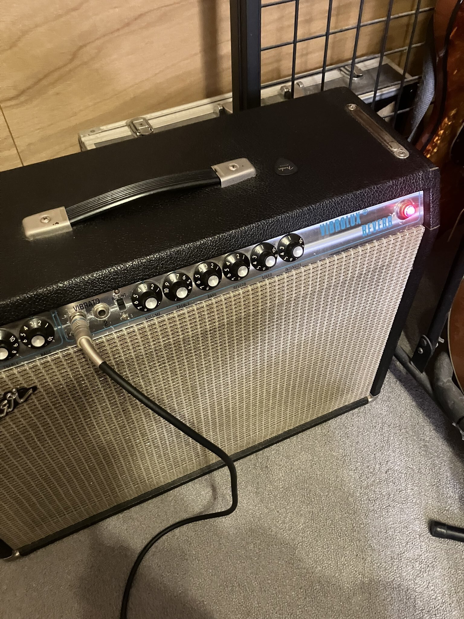 【値下げ中】Fender Vibrolux Reverb アンプ Fender Ampを買ったという話 Fender vibrolux reverb｜武田 展明