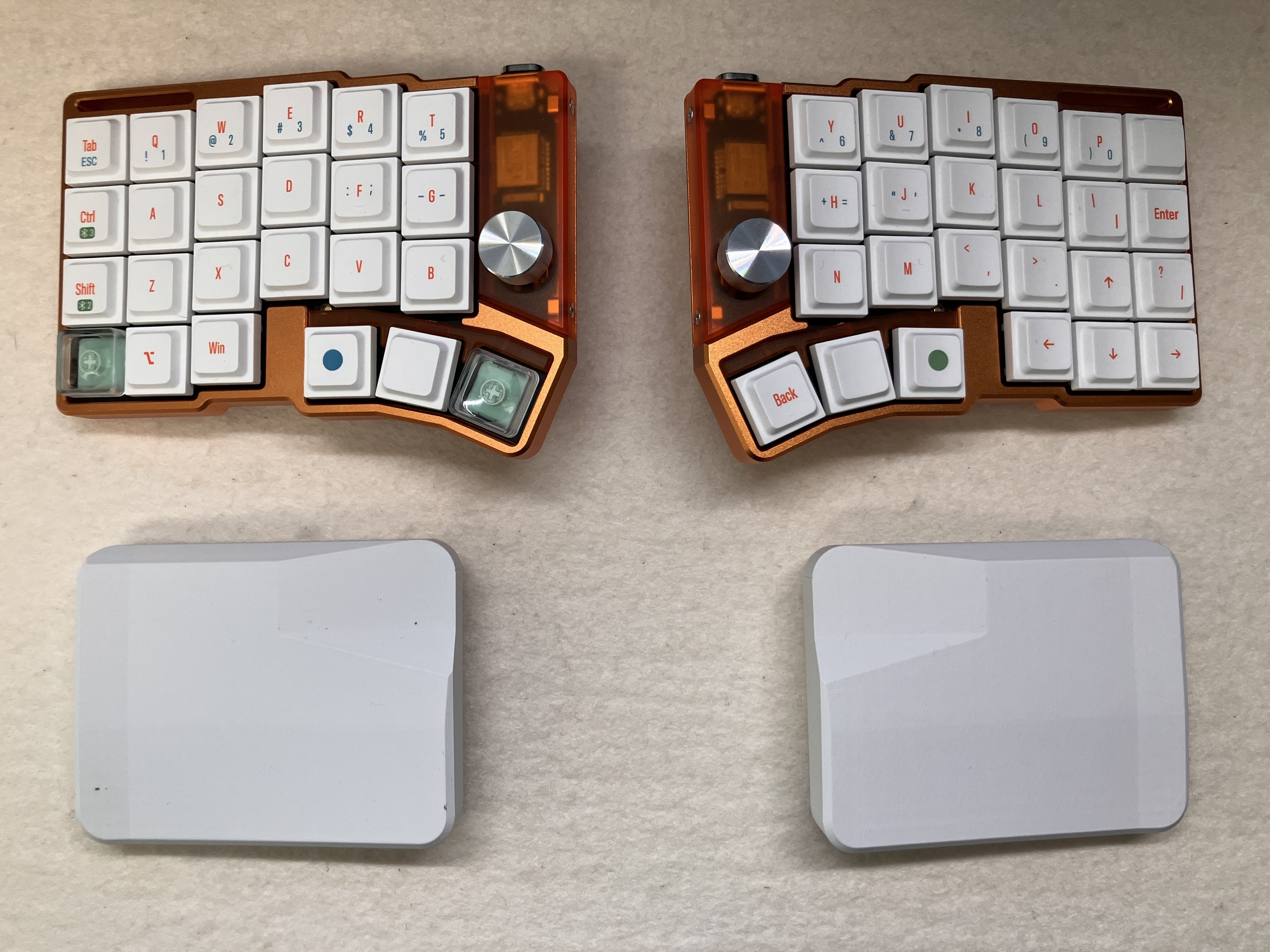 4枚目の分割キーボード、Cornix LP を使い始めた｜KAKU