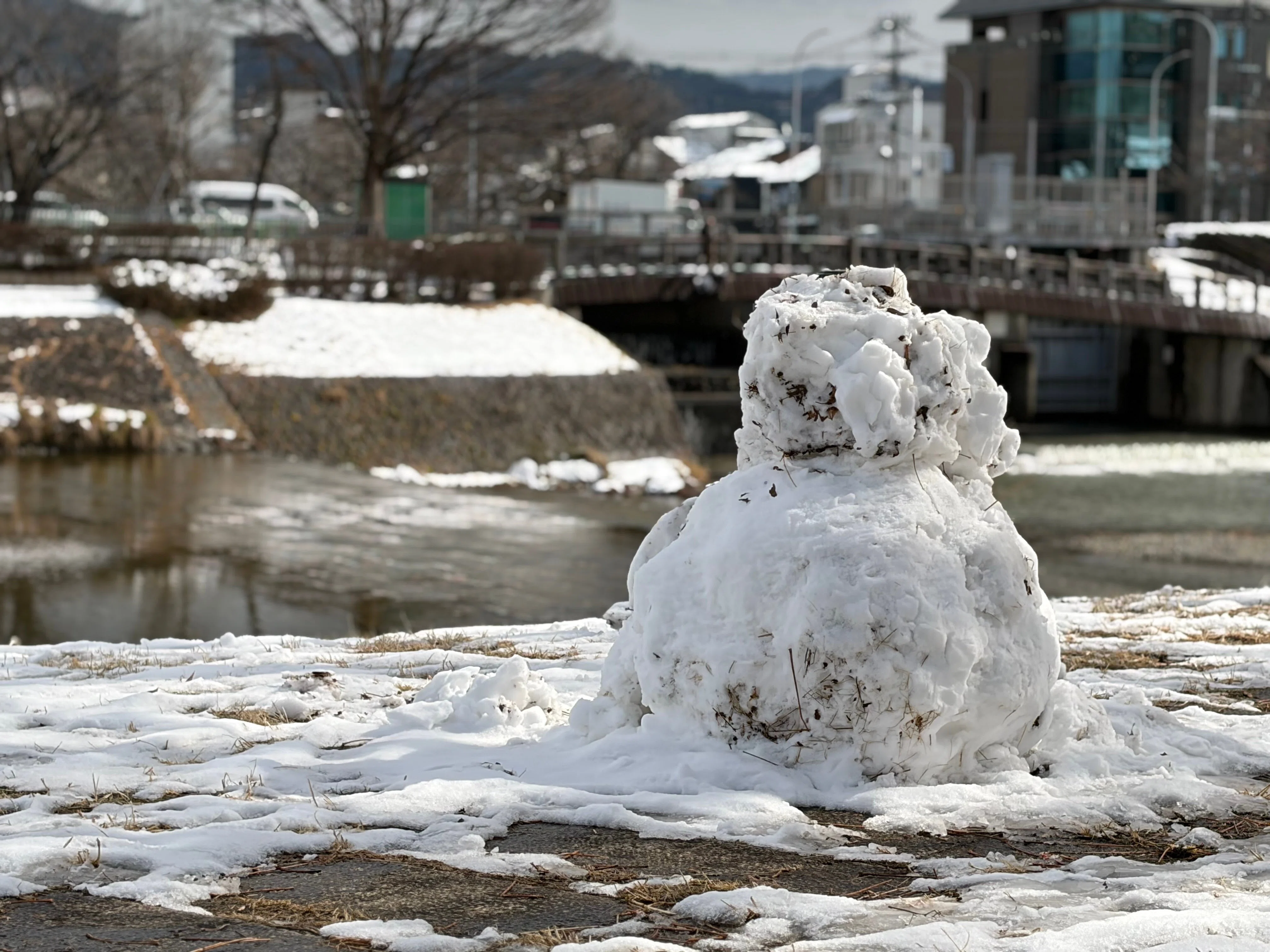冷え込む雪の鴨川で、1日だけの「ほっこりさん」に癒されまくった