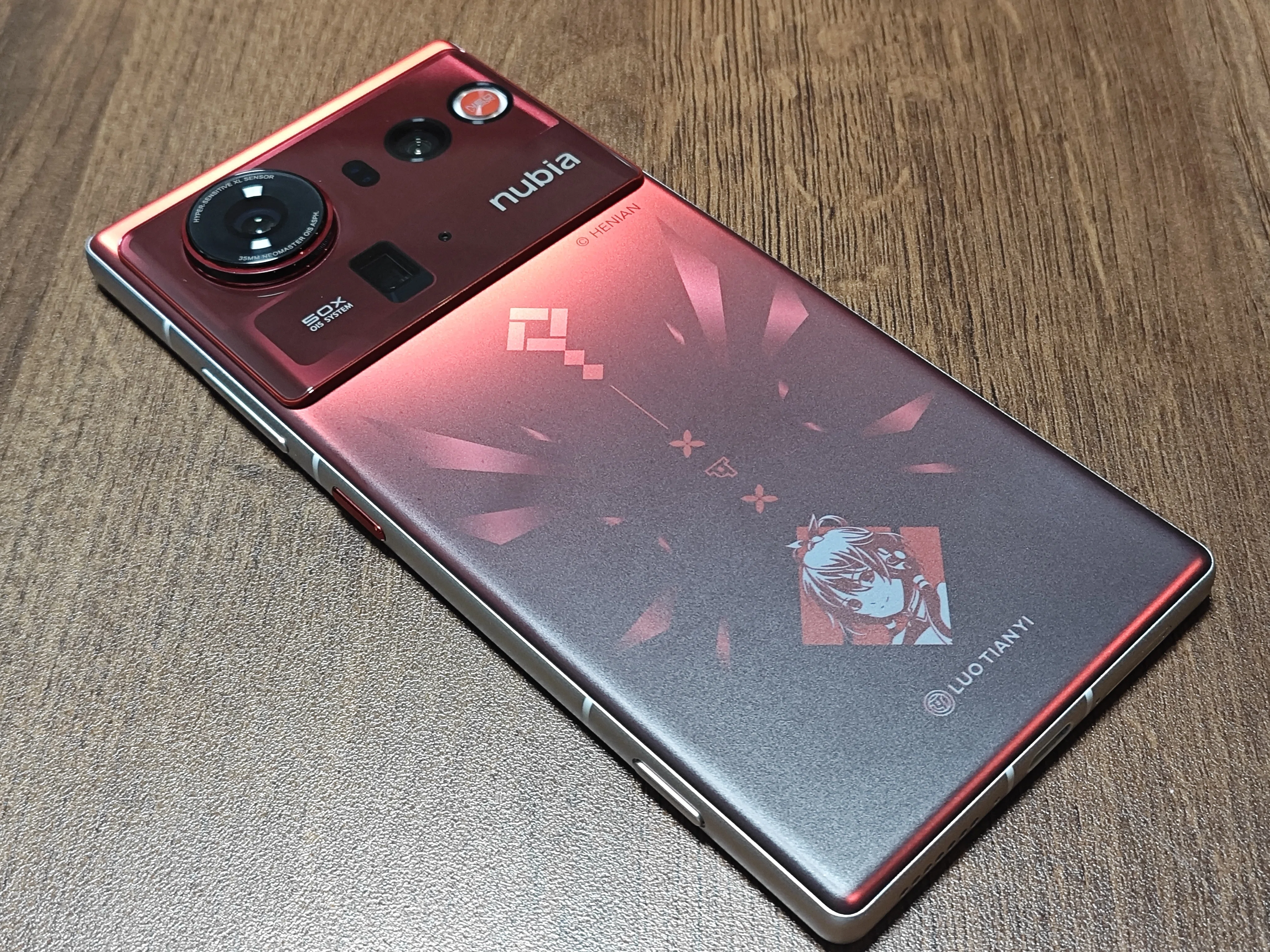 nubia Z80 Ultra 洛天依限定版のレビュー (LUO TIANYI Limited Edition