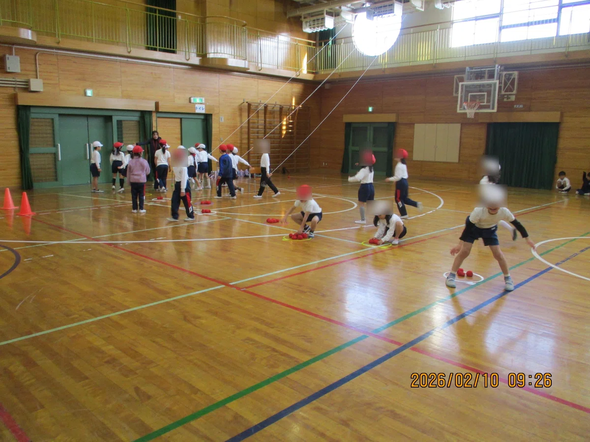 ボールを遠くになげるイメージと投げ方|浜小学校