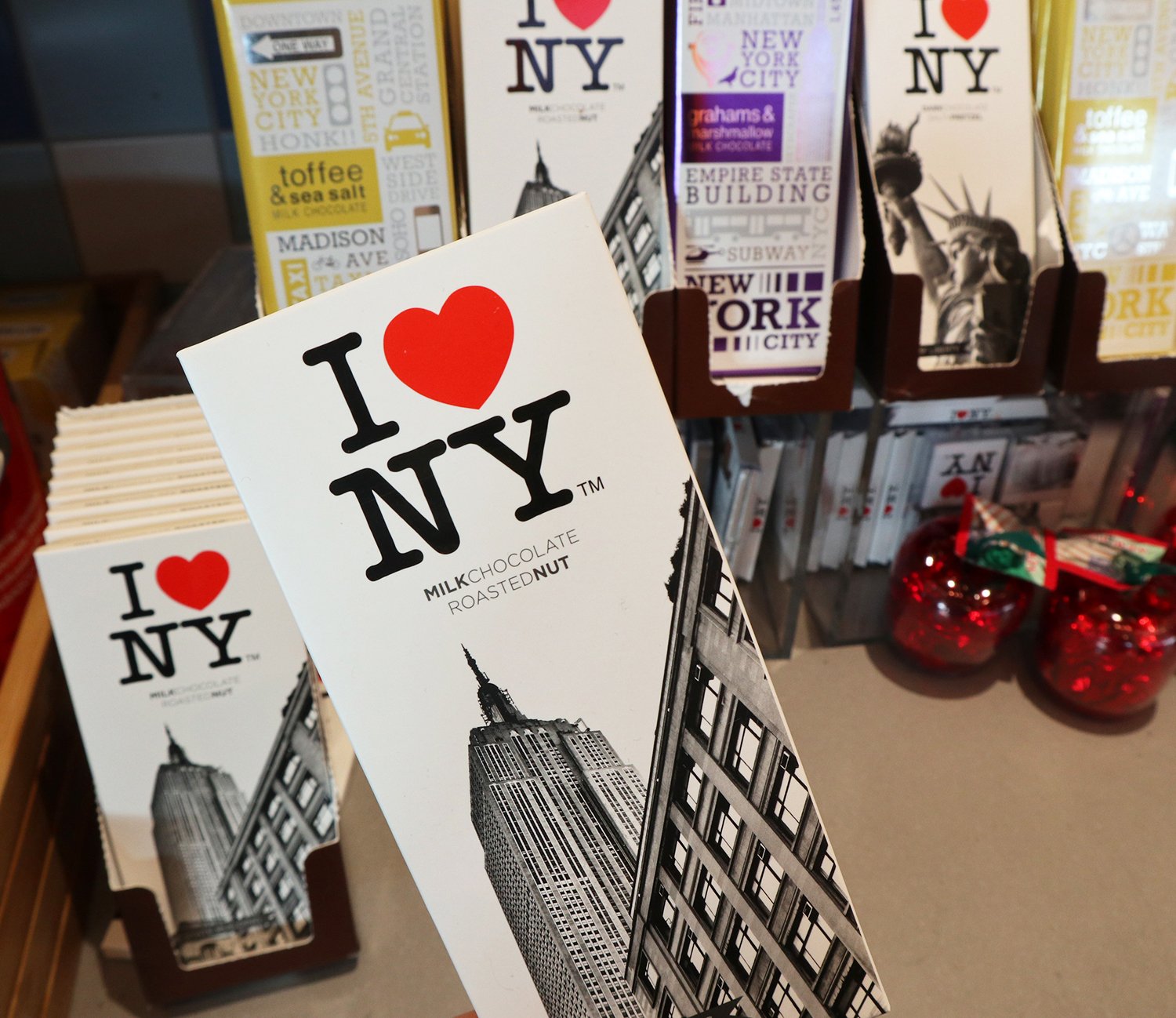 New York】超ベタなニューヨーク土産の宝庫！「I❤️NY GIFTS」へ