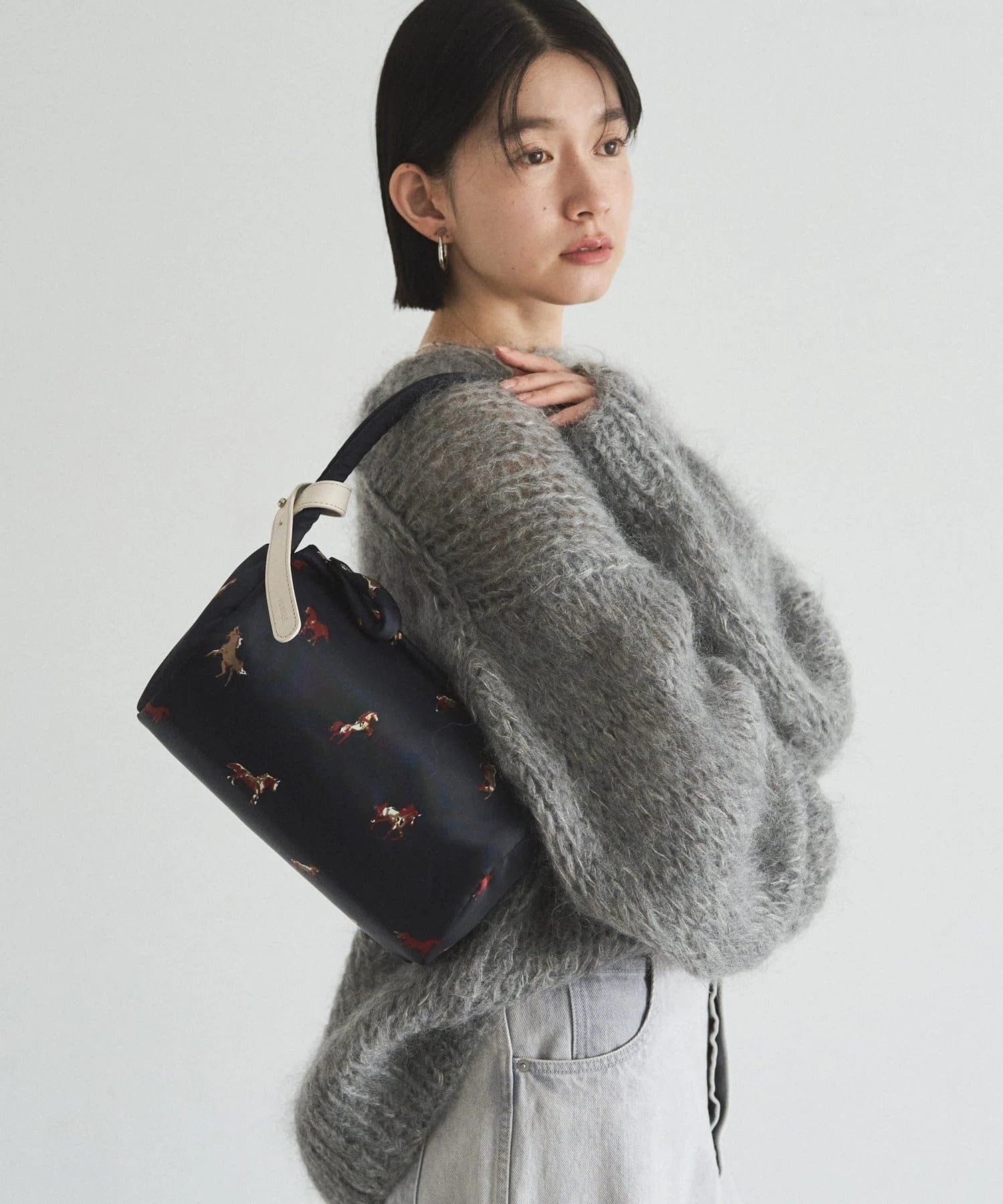 春のおでかけに?WOODLANDERの馬柄バッグ｜乗馬ファッション通信
