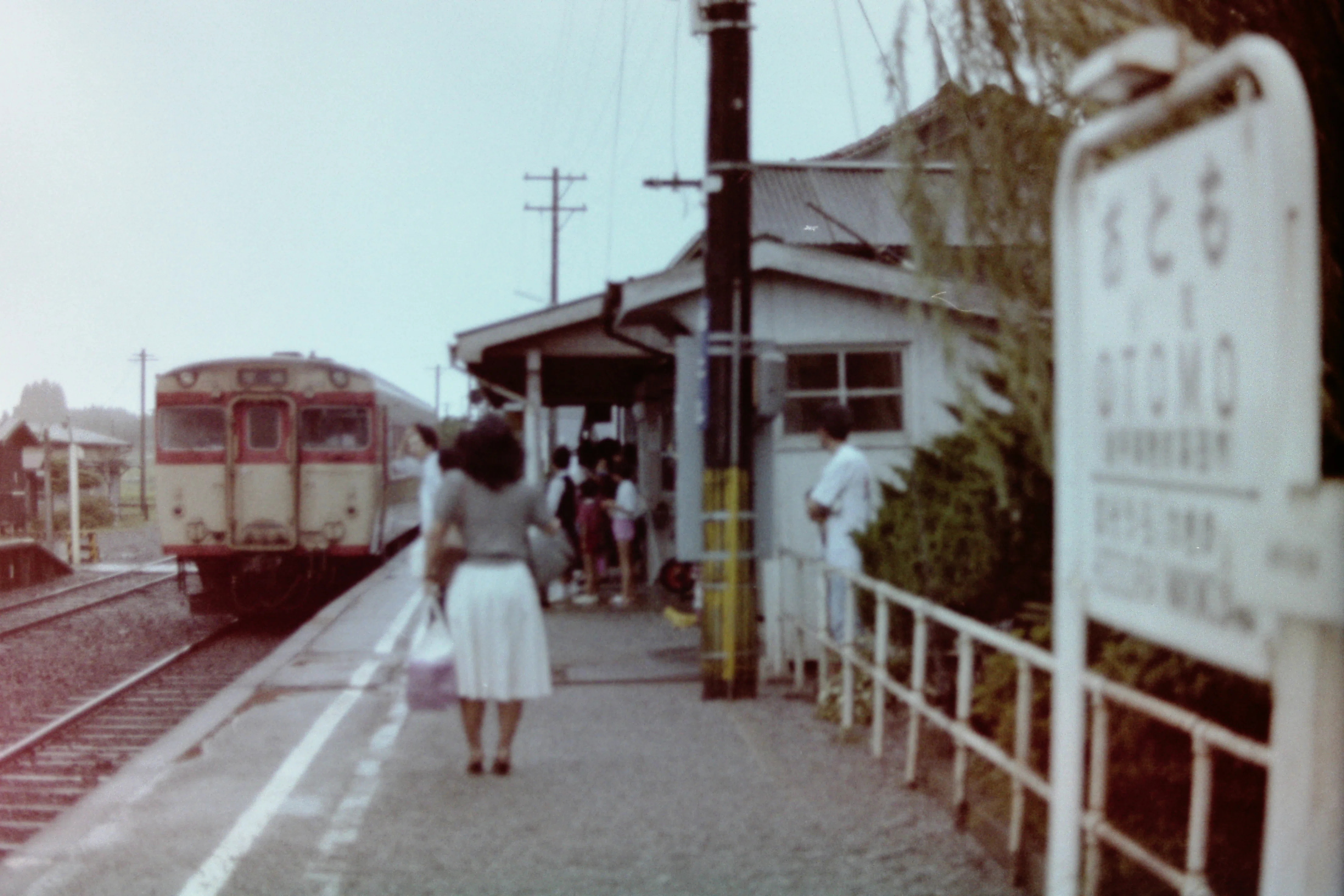 鉄道2 白黒鉄道写真 混雑した駅の電車 1,737点の日本 電車 混雑の
