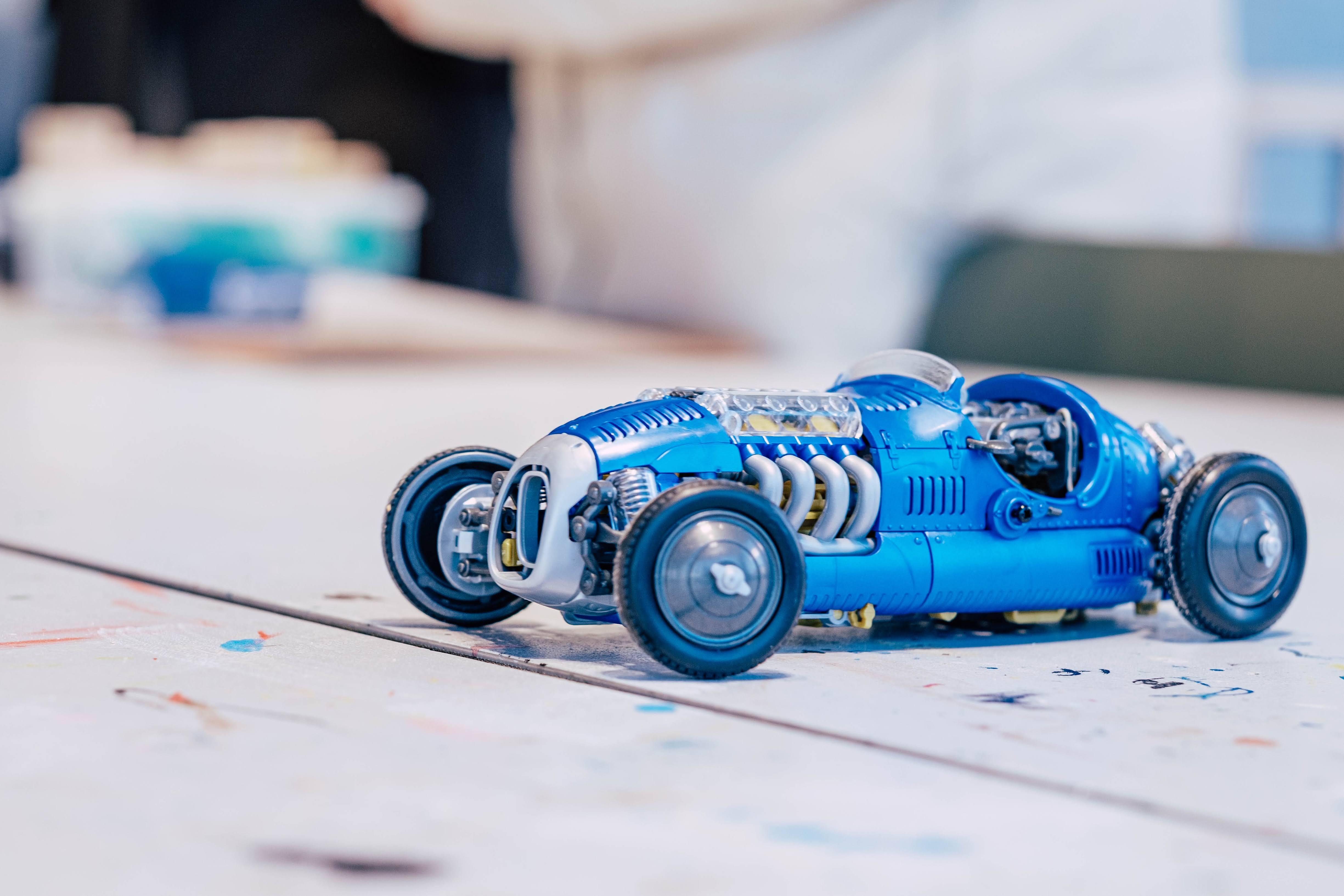 動く仕組みに大人も子どももみんな夢中。「エレキット レトロ