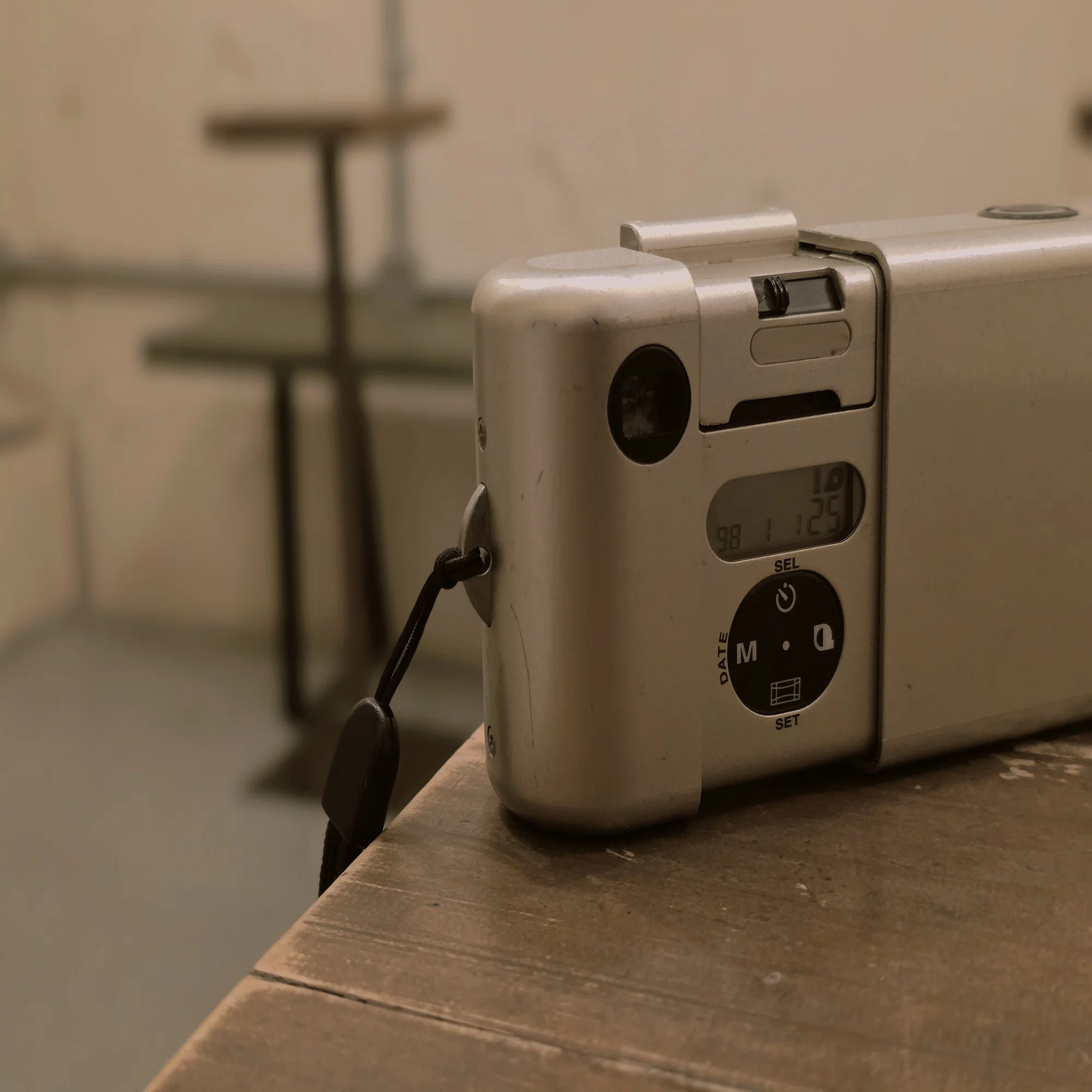 使えないフィルムカメラに5000円を支払った｜FUJIFILM EPION 1010 MRC 