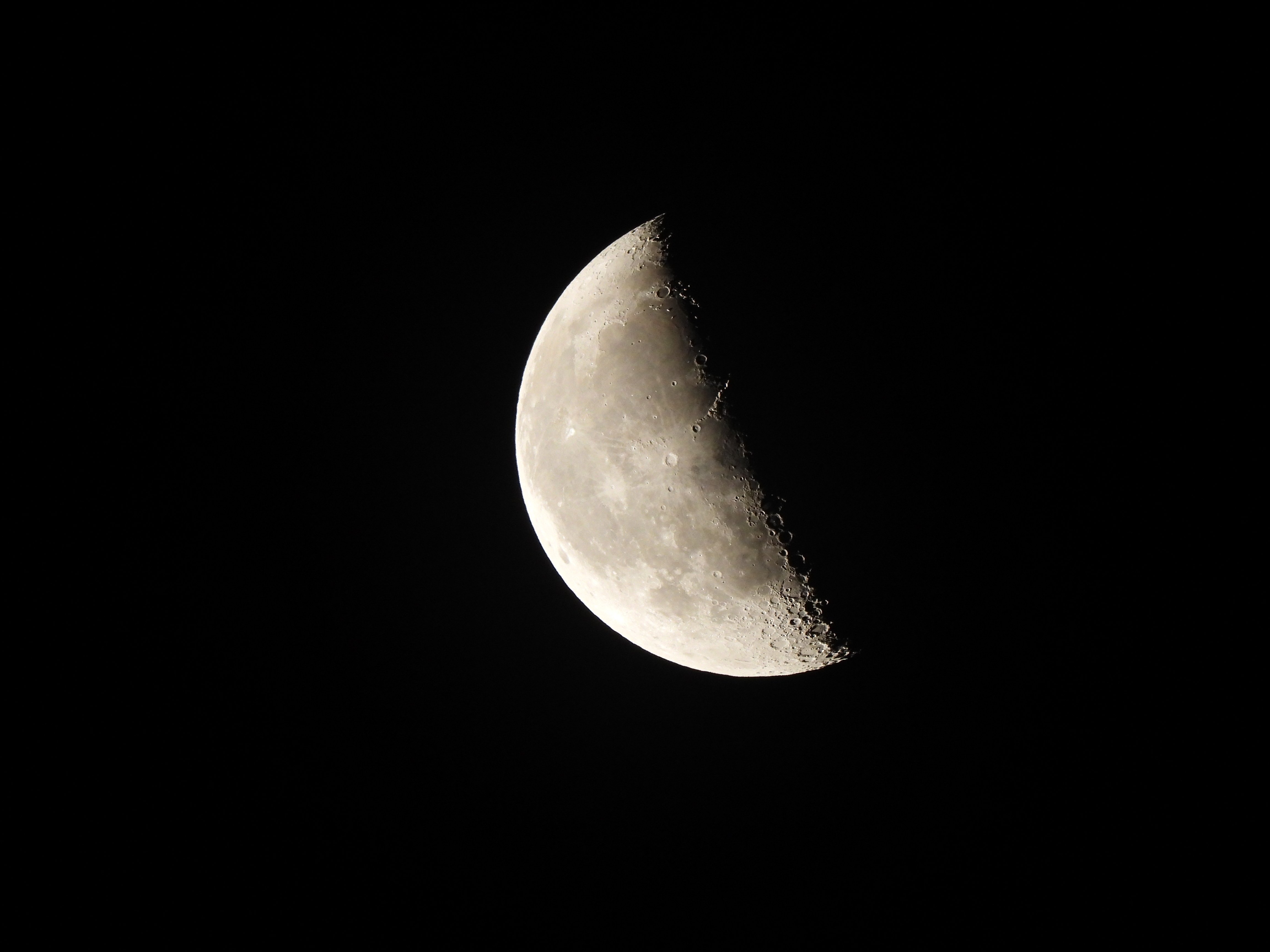 COOLPIX P950の「月モード」で「下弦の月」を撮影｜NicePapa 平野 尚志