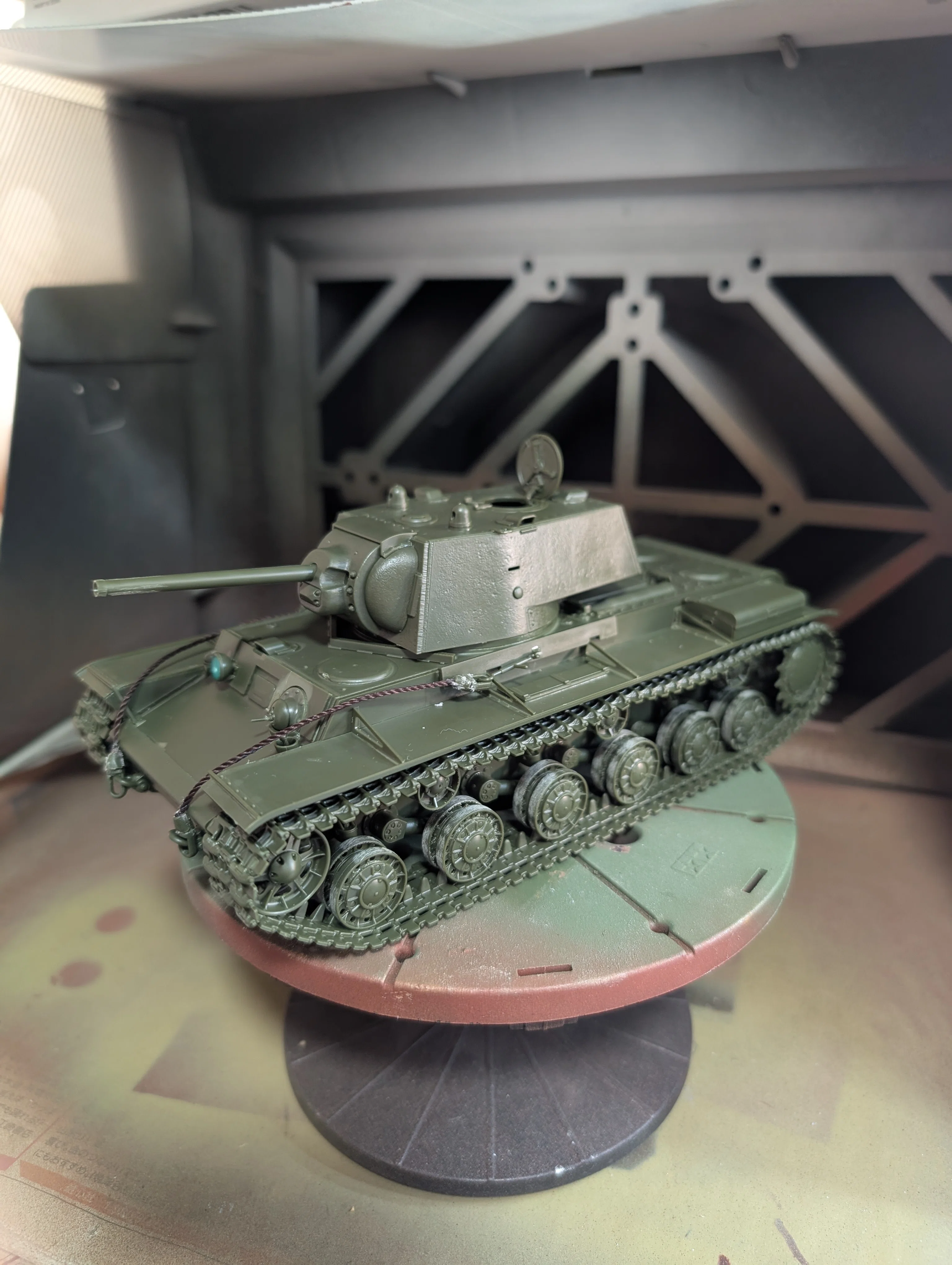 タミヤ 1/35 ソビエト重戦車 KV-1 1941年型 初期生産車｜かいえん