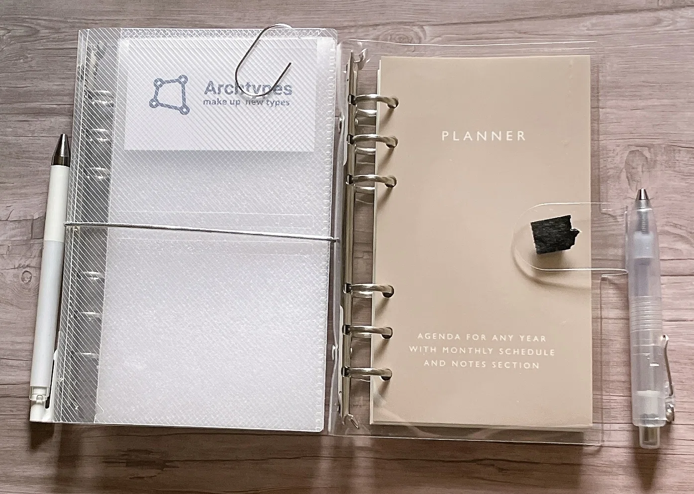 3つ折りタイプ　クリアバインダー Amazon.co.jp: KALAVIKA ミニシステム手帳 3穴バインダー トレカケース
