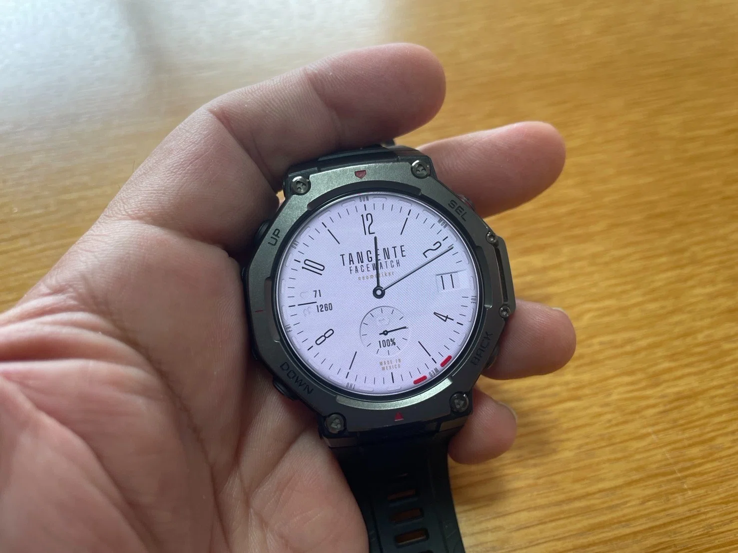 SEIKO”を愛した私が、ついにデジタルを腕に巻く｜くうねるはしる｜関西