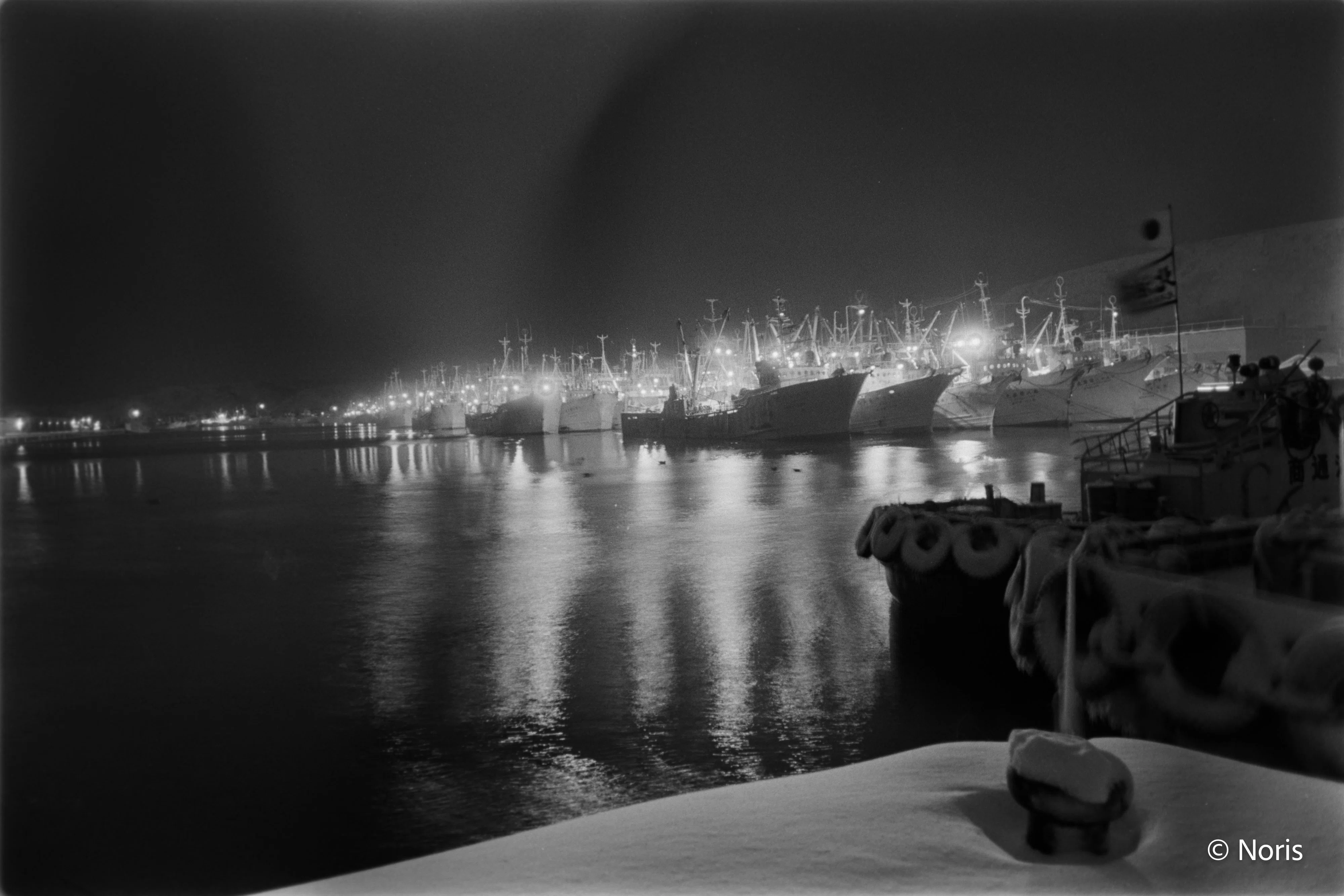 夜の海と船｜Noris