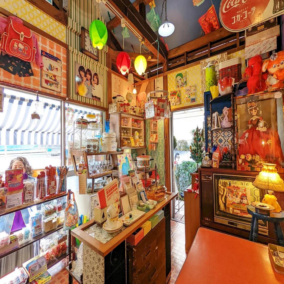 店構えは地味なのに店内はド派手」時に住宅街に行列を生む「実態の見え