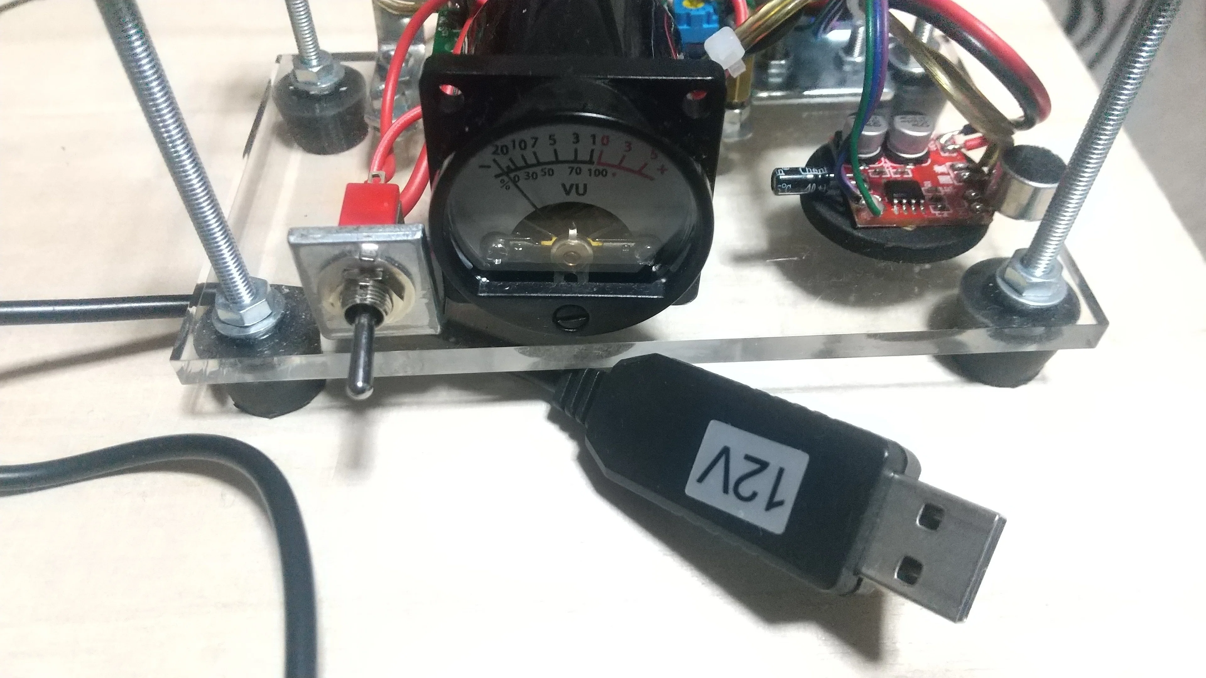 コンデンサーマイク式のVUメーターを電子工作キットを活用して動かして