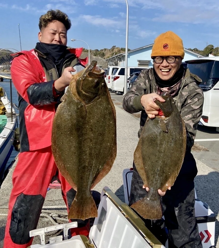 泳がせ】ヒラメ91.5cm-9kgのモンスター出現！2.5kg、1.6kgと絶好釣