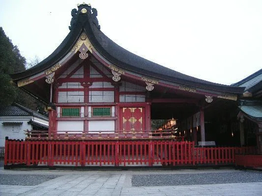 【歴史】神社建築のかたちと思想史―造り・国家祭祀・技術・千木の交点をめぐって|折々の記