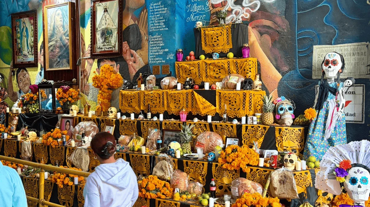オフレンダ(死者の日の祭壇)