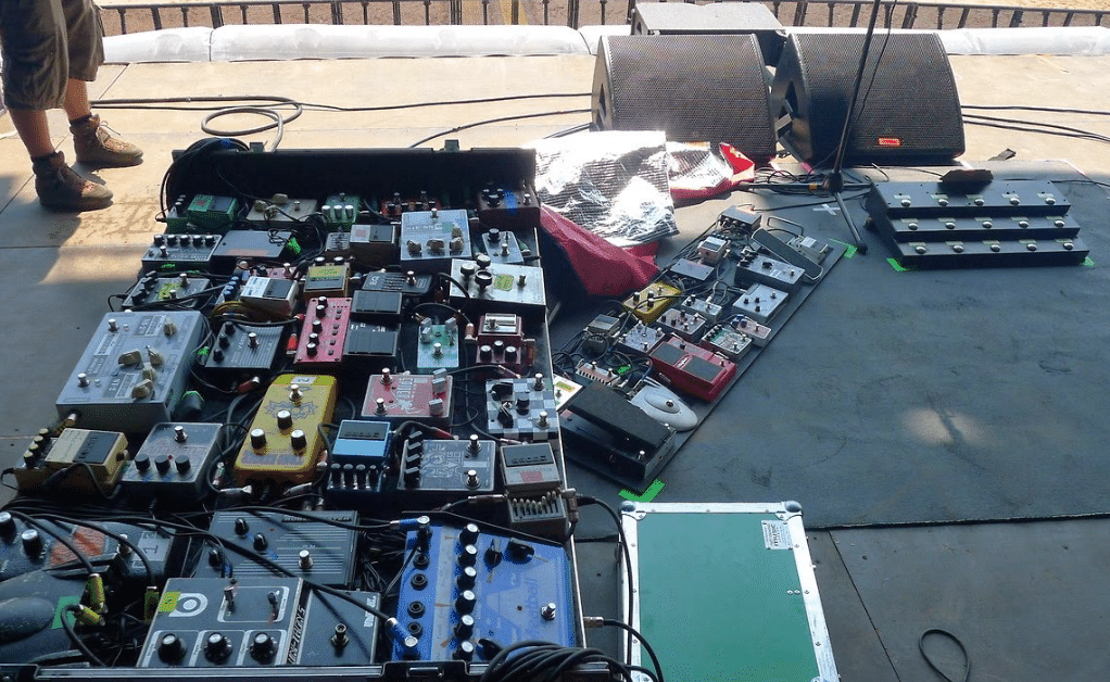 ケヴィン・シールズのシステムの要！MIDIコントローラーについて