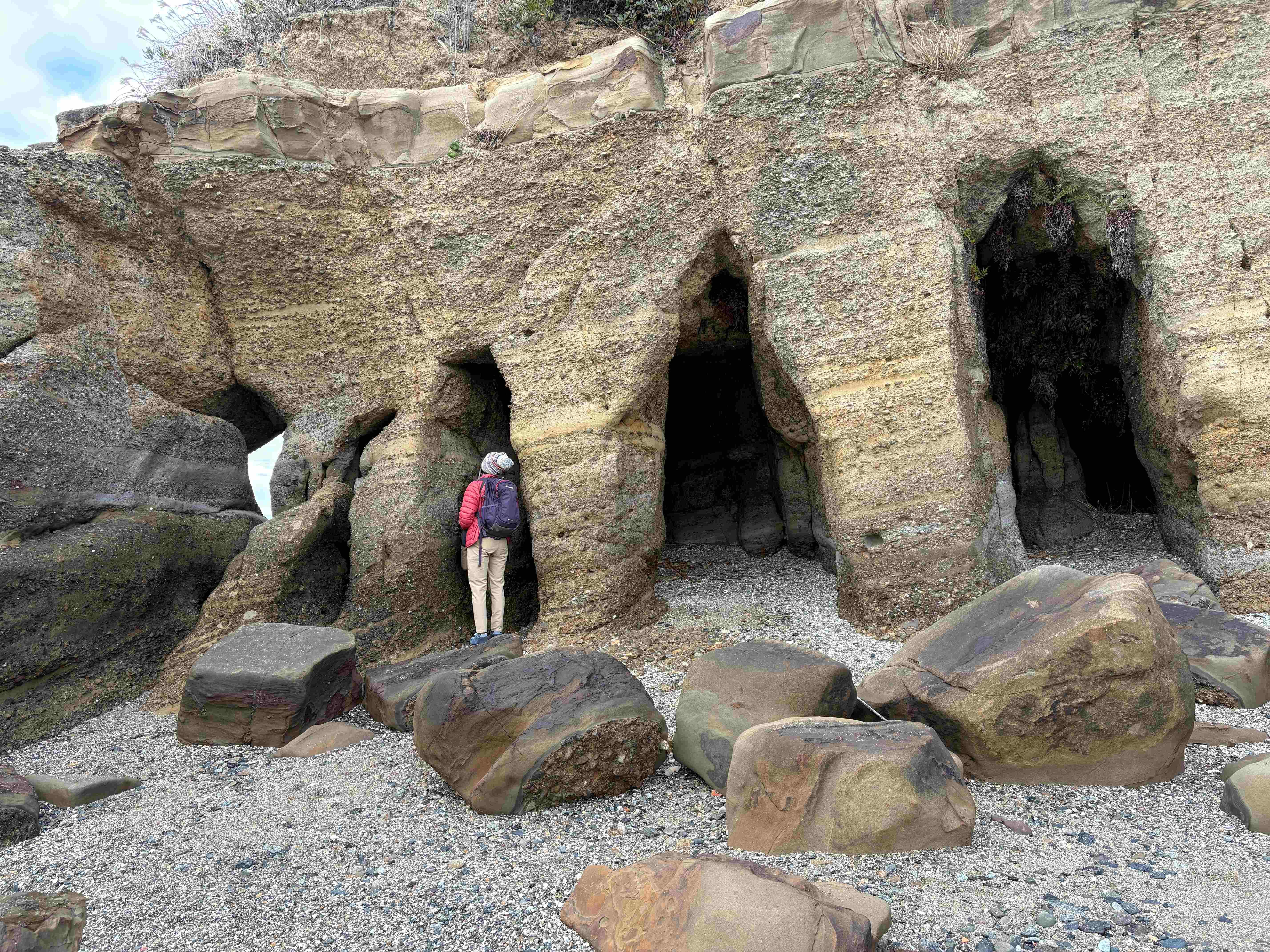 奇岩「くぐり岩」を巡る ー 山口旅 山陽小野田 本山岬への行き方 ー