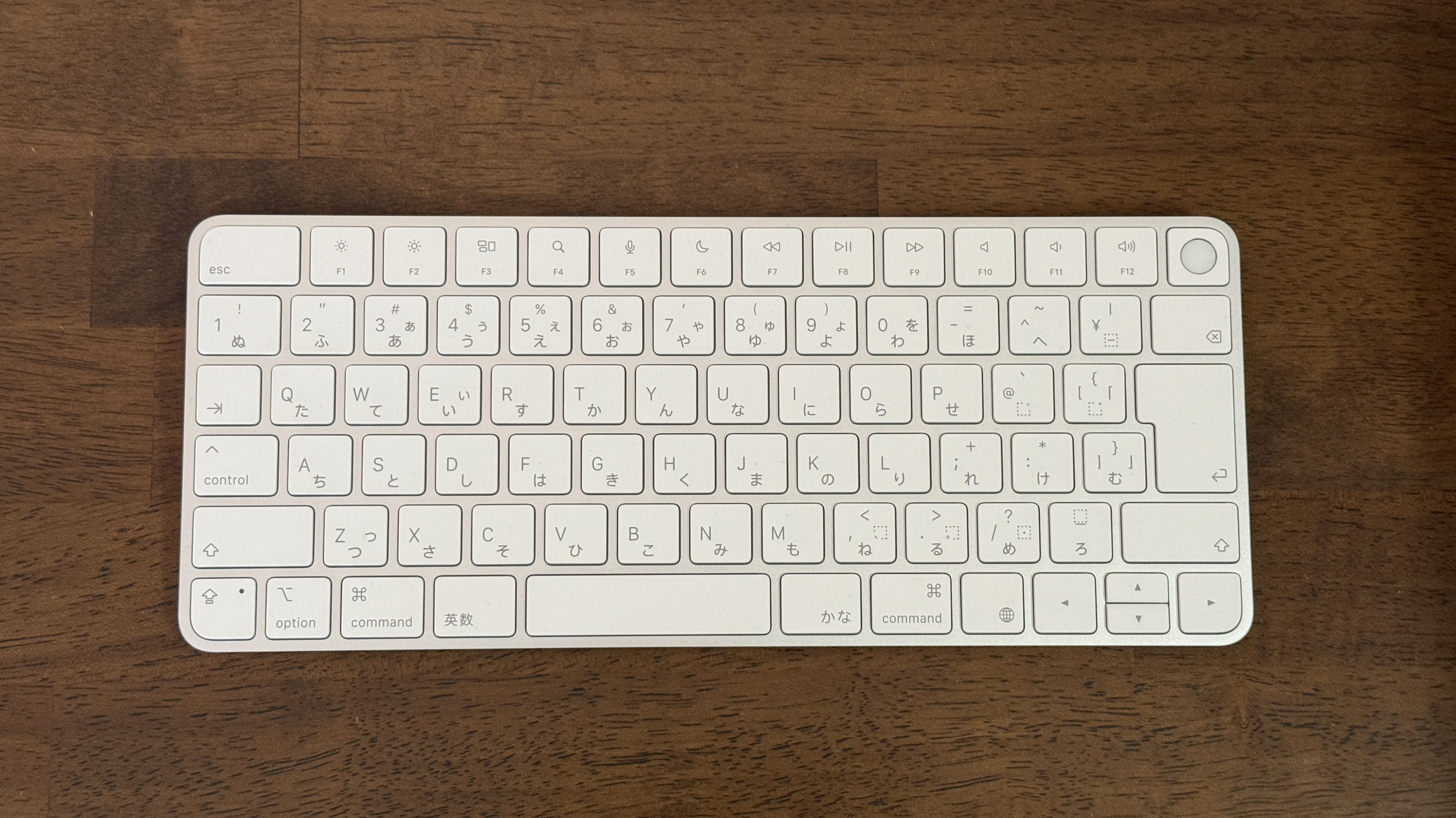 Touch ID搭載Magic Keyboardは“置いておく”だけで強い｜あかうさ📸