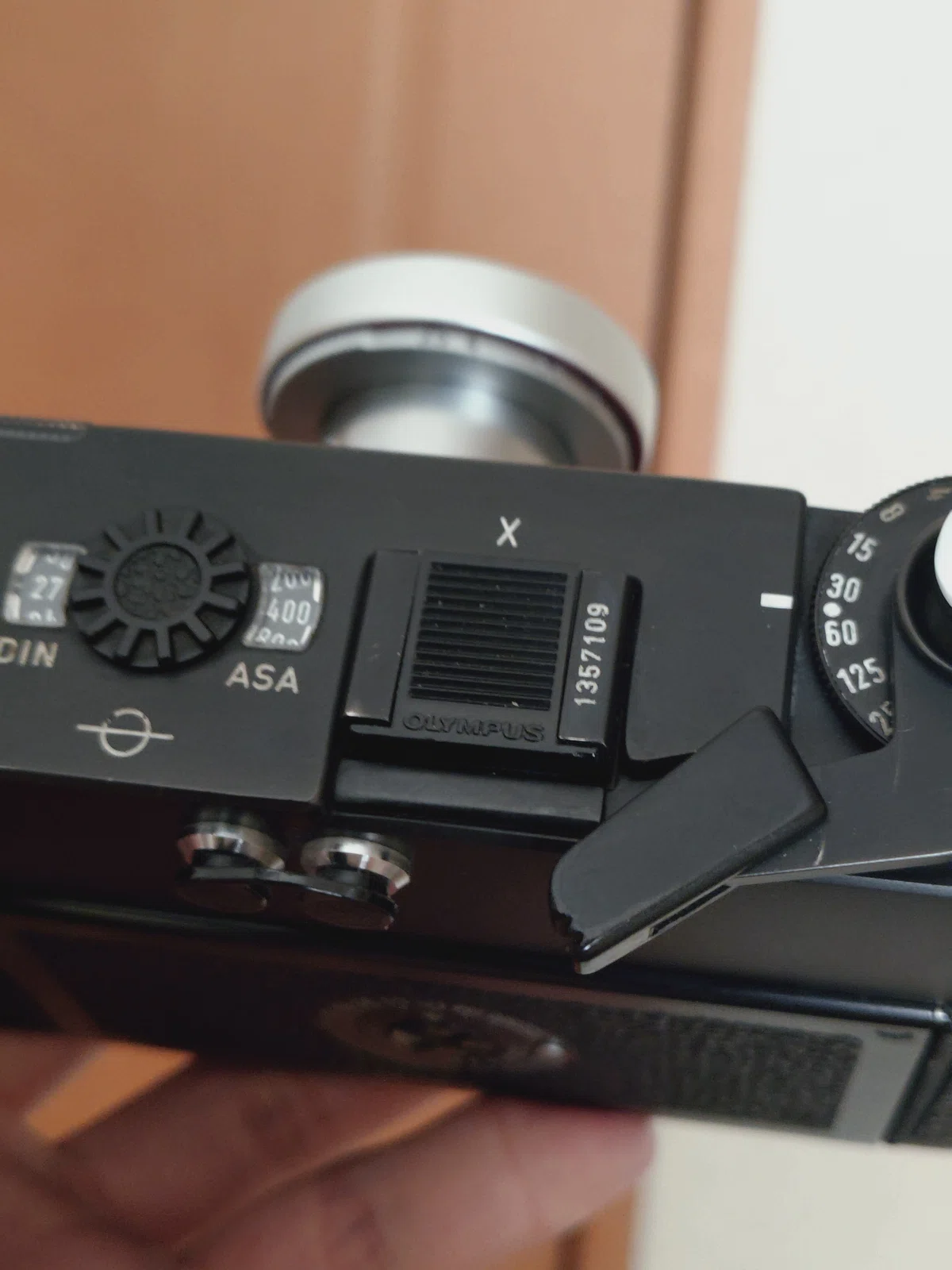 【ワンオフ品】Leica M5専用 ホットシューカバー Leica M5に装着できるホットシューカバー｜うにょーん
