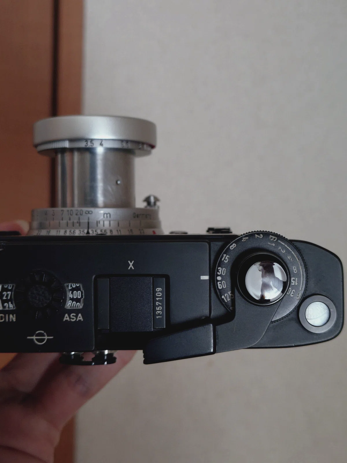 Leica M5に装着できるホットシューカバー｜うにょーん
