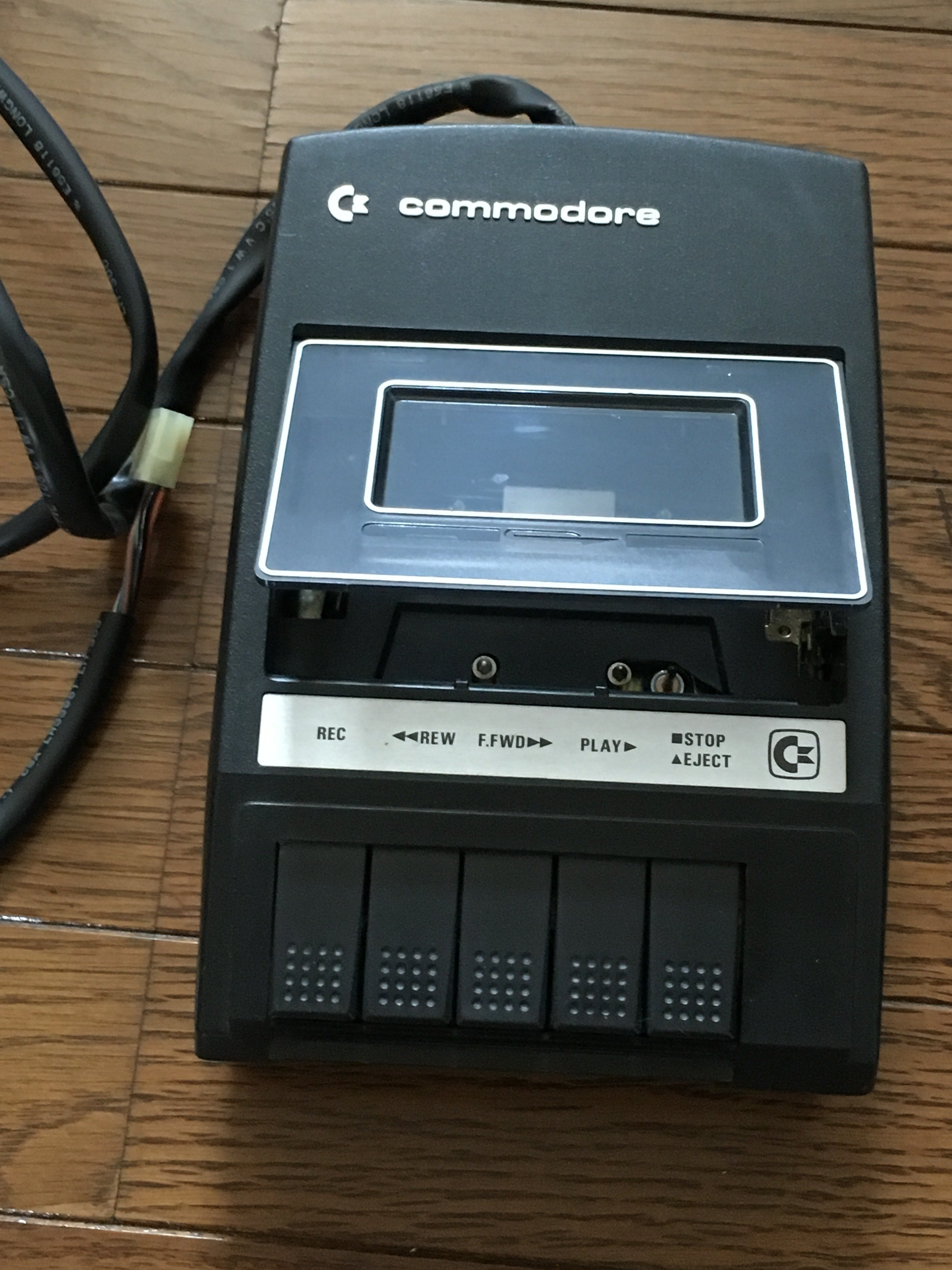 コモドール VIC-1001 パーソナルコンピュータ DATASSETTE UNITセット 昔持っていたVIC-1001の話｜shishinnet