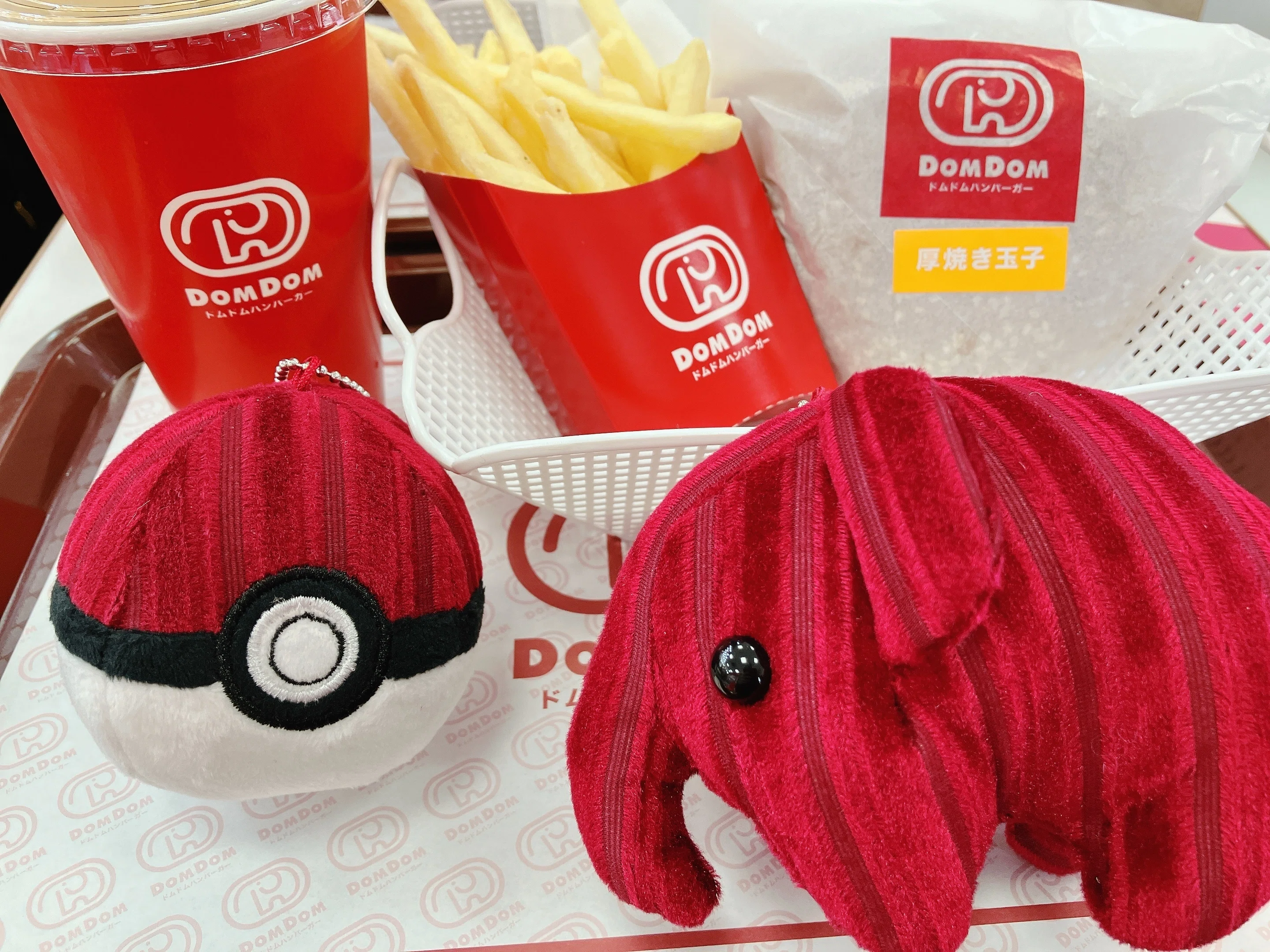 ぬい撮り】コメダオタク、ドムドムハンバーガーへ突撃！【コラボ感謝