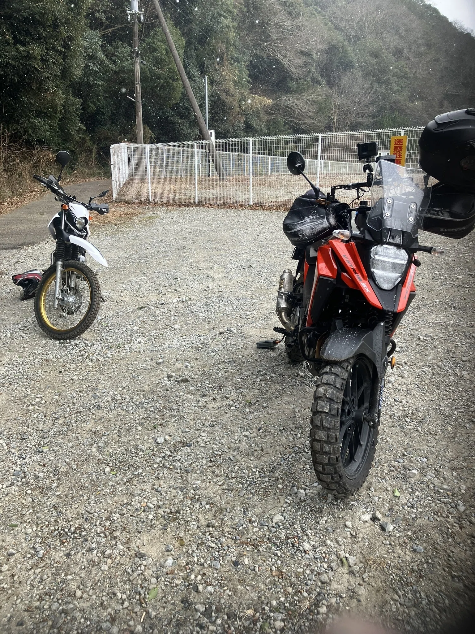 大寒波の林道死闘】Vストローム250SXは21インチ勢にどこまで食らい