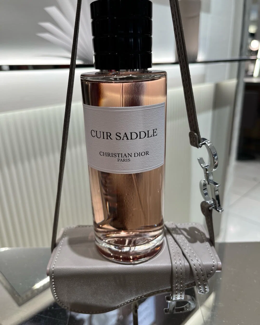 仕事のできる香りvol13.ワイルドの定義を変えた一本 Cuir Saddle