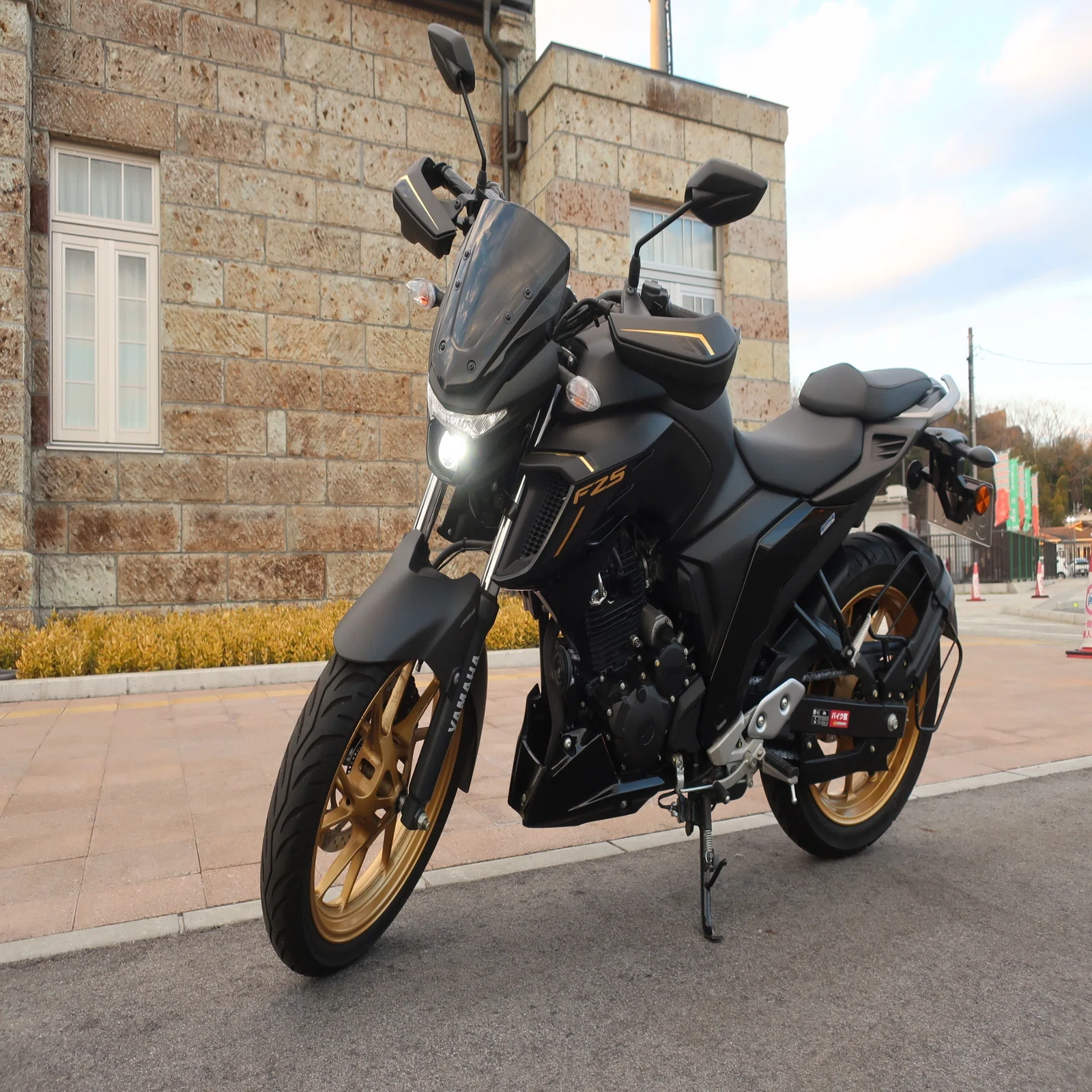 日本の魂を積んだインド製バイク『FZS25 ABS』｜あんのうん01
