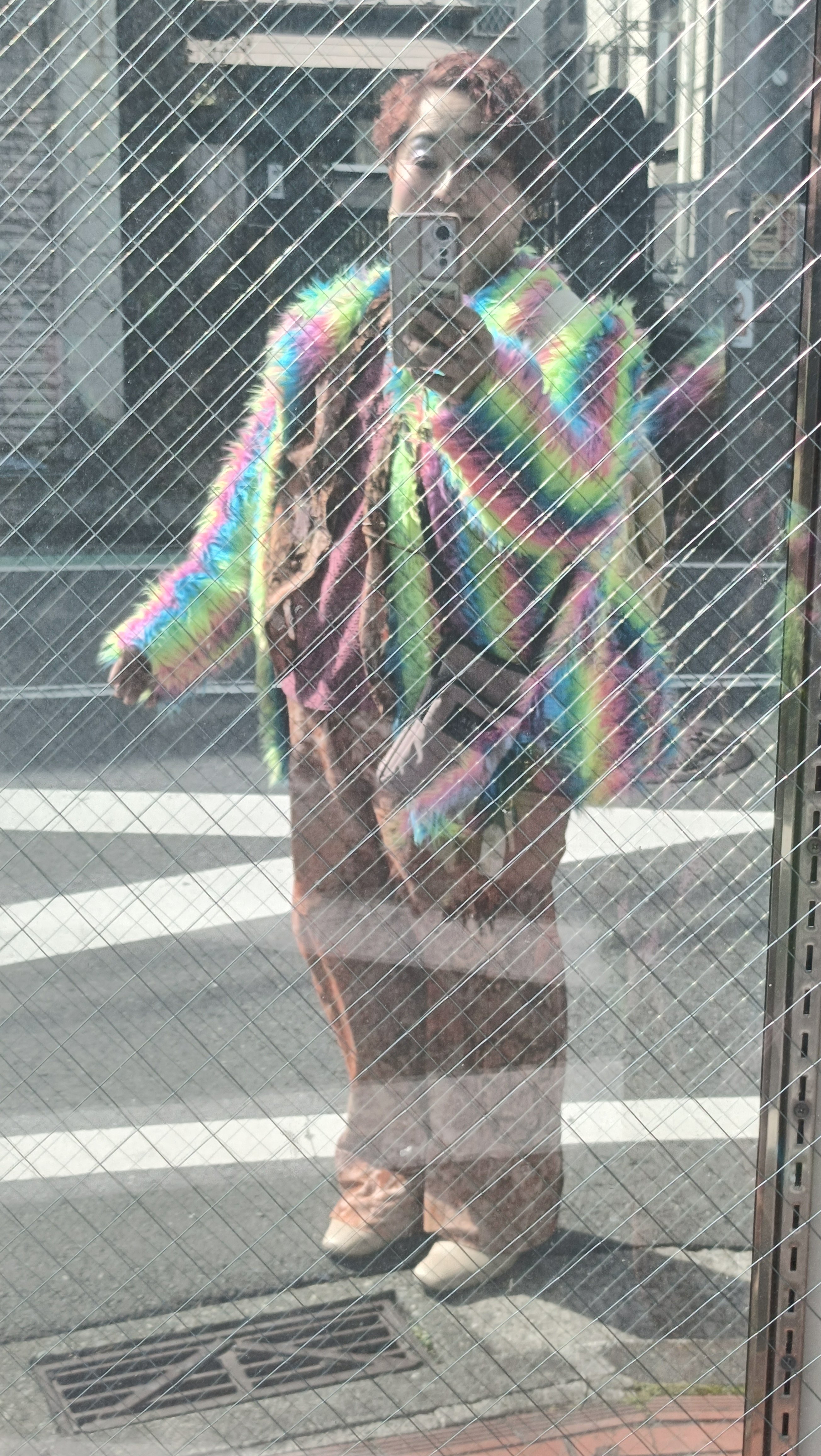 今日の洋服は派手でした