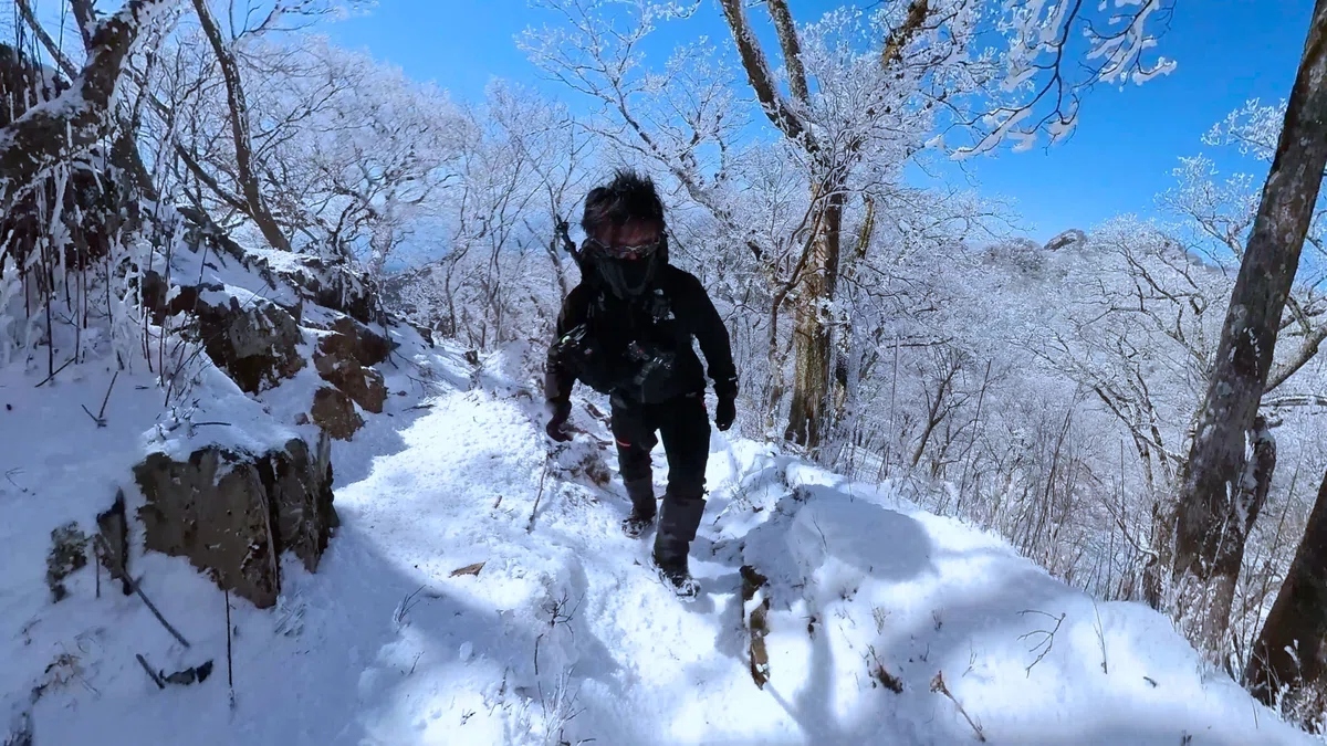 雪の祖母山系・親父山を登る