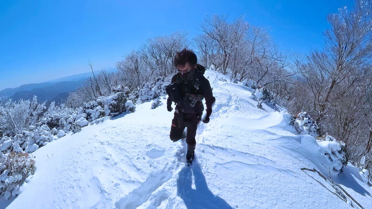 雪の中、親父山から障子岳へ
