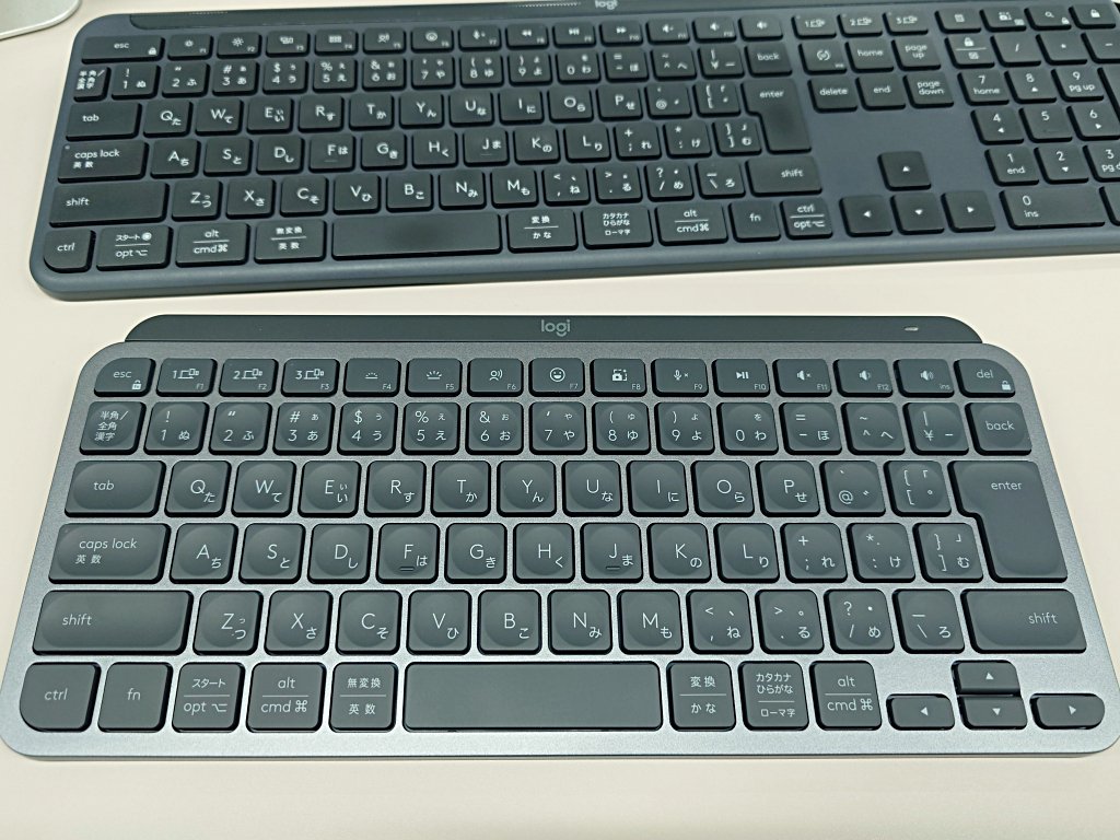 撫でる＋跳ねるのやみつき触感｜Logicool MX KEYS mini KX700GRd｜藤澤