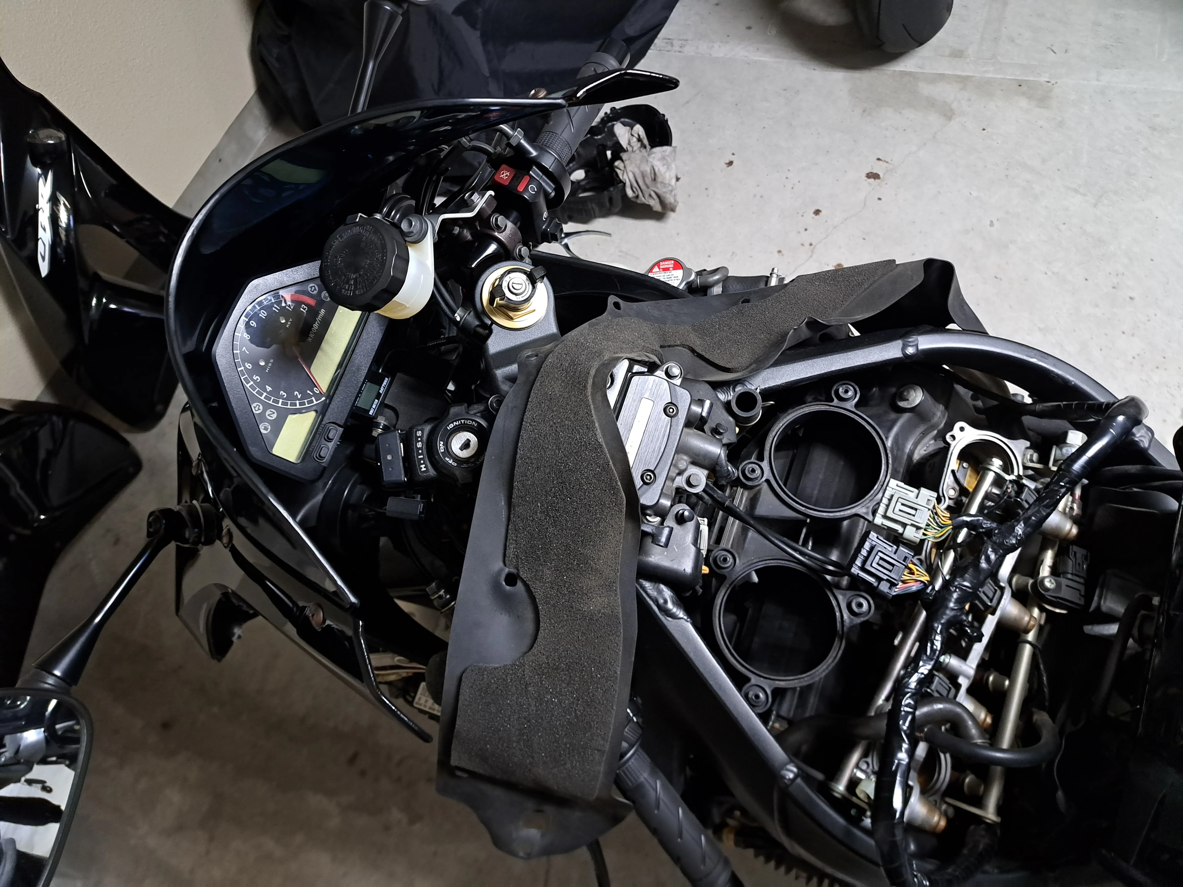 CBR1000RR(SC57)プラグ交換｜Jun＠バイクのある生活
