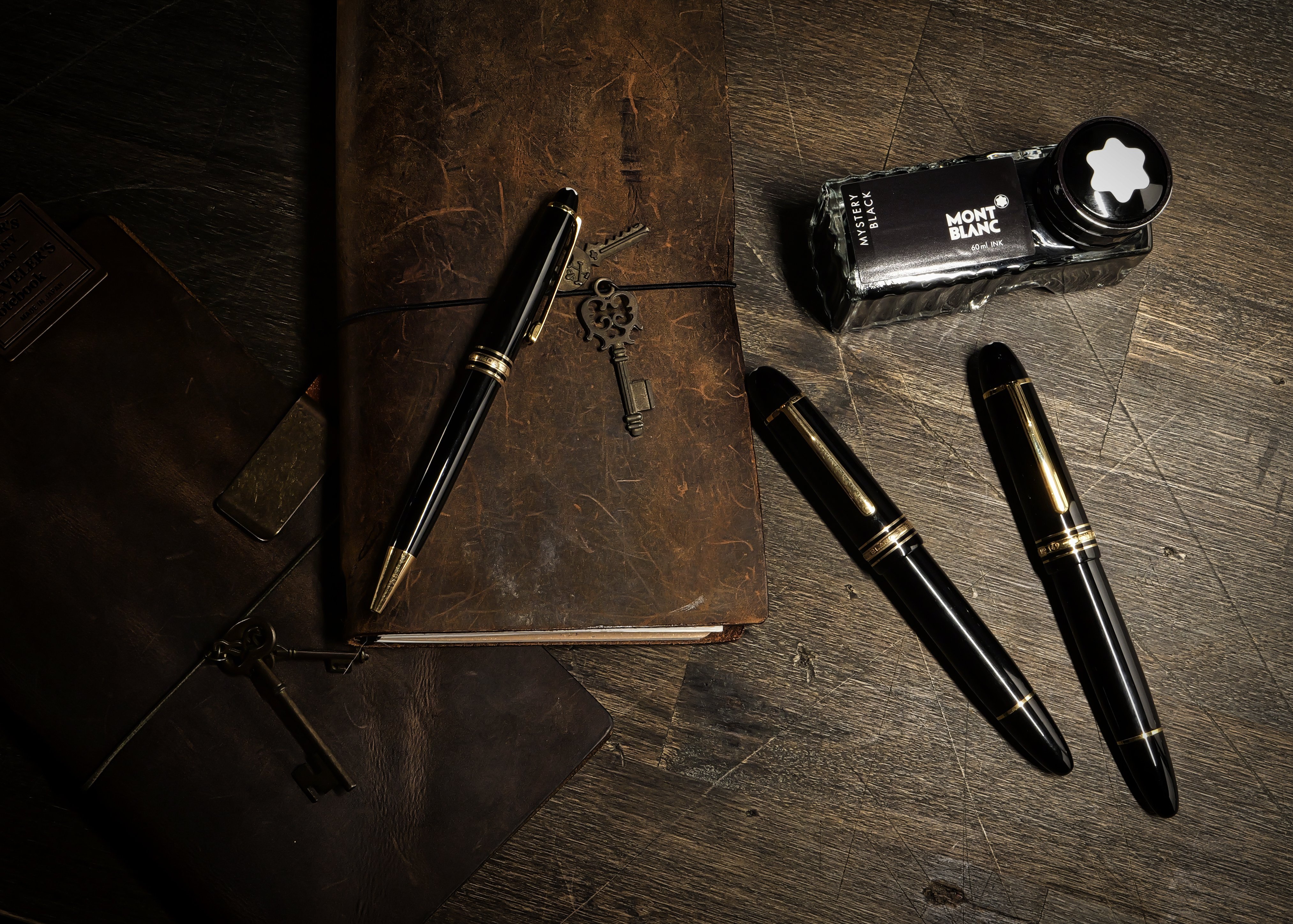 夜の静寂に自己陶酔へと誘う白帯：Montblanc Meisterstück 149｜Hideo