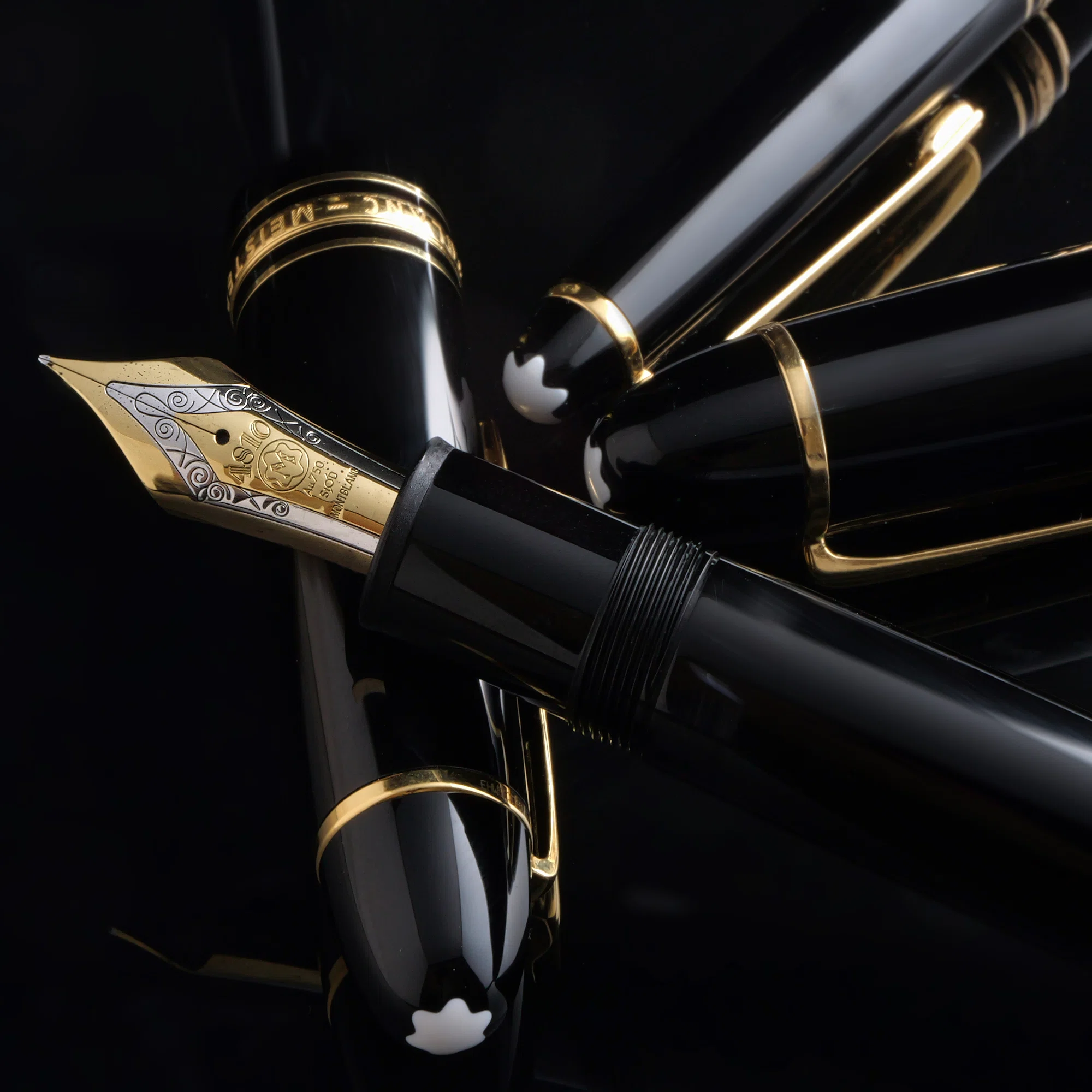 夜の静寂に自己陶酔へと誘う白帯：Montblanc Meisterstück 149｜Hideo 