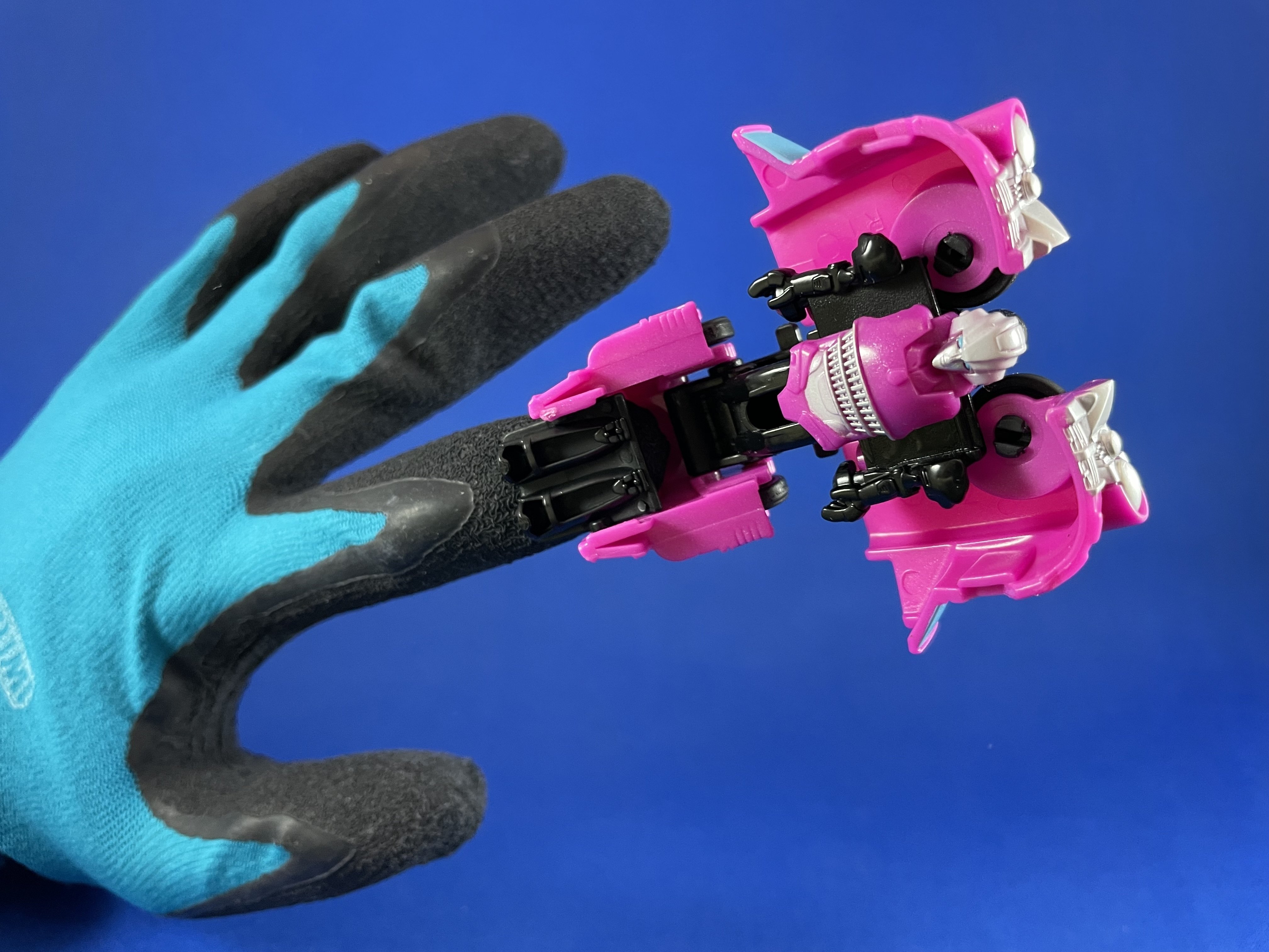 新ジャンル:変形ロボ指人形】トランスフォーマーアーススパーク