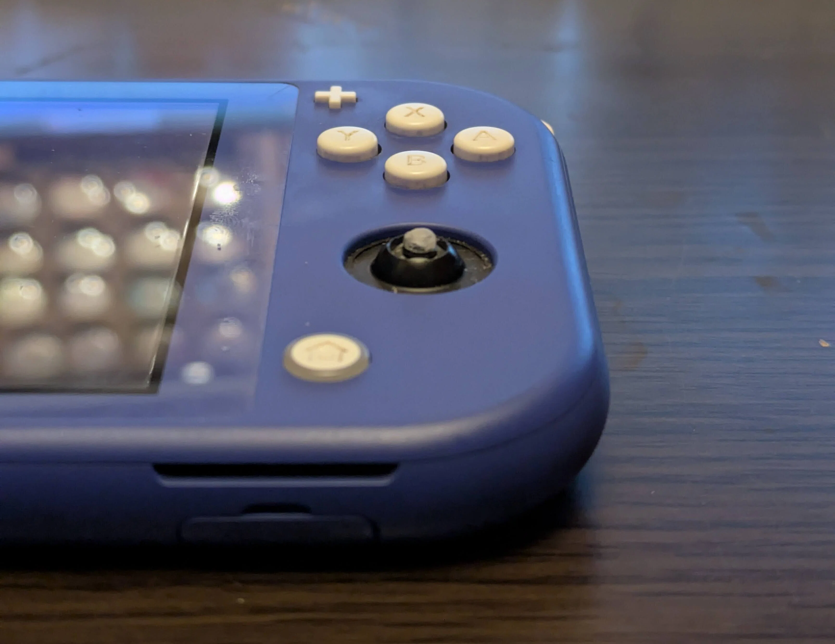 Nintendo Switch Liteを買って、早々に右スティックを切った話｜khide