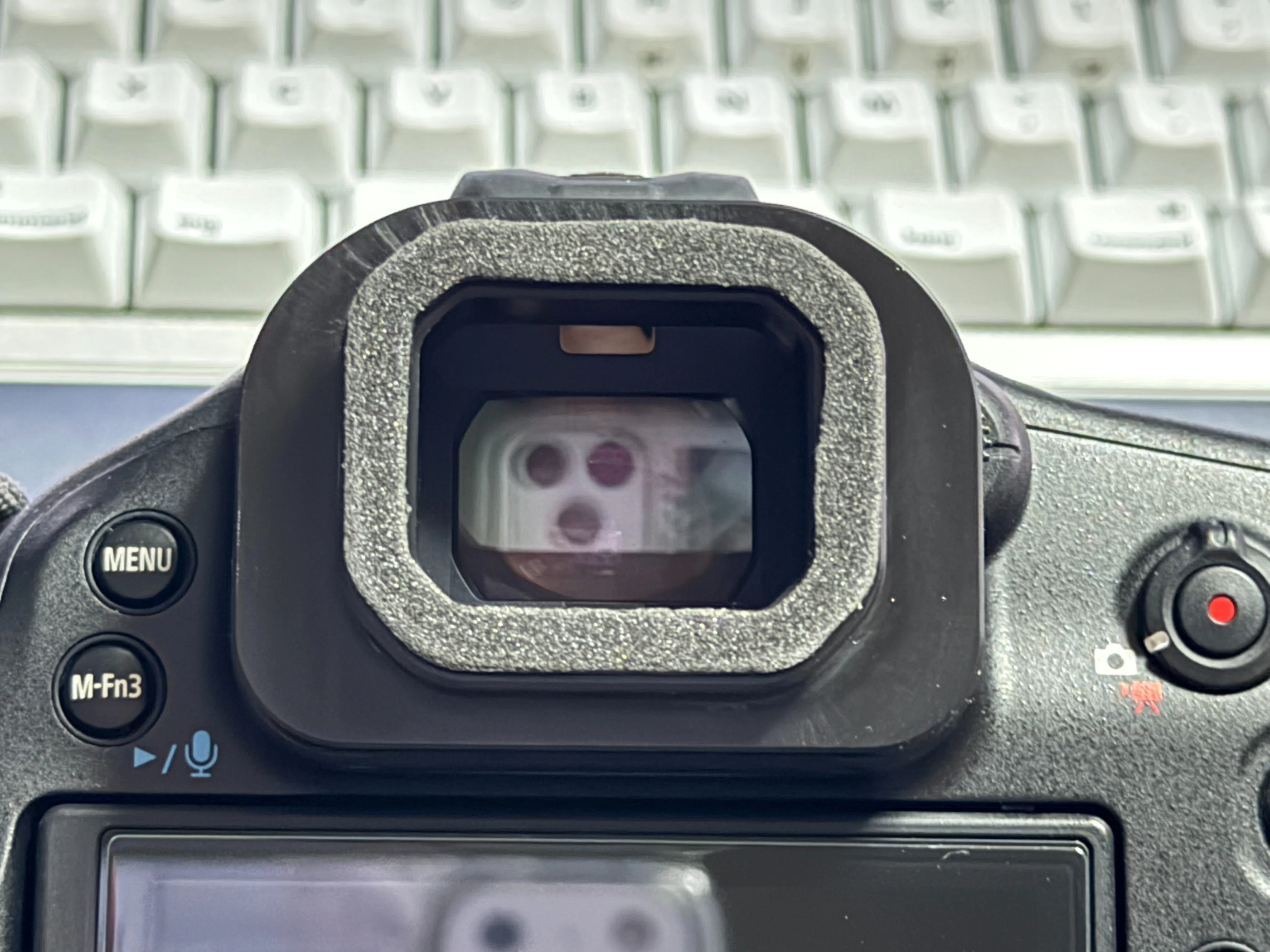 thinkTANKphoto Hydrophobia用アイピース EP-R1(EOS R1専用品)|タカシ thinkTANKphoto Hydrophobia用アイピース EP-R1(EOS R1専用品)|タカシ