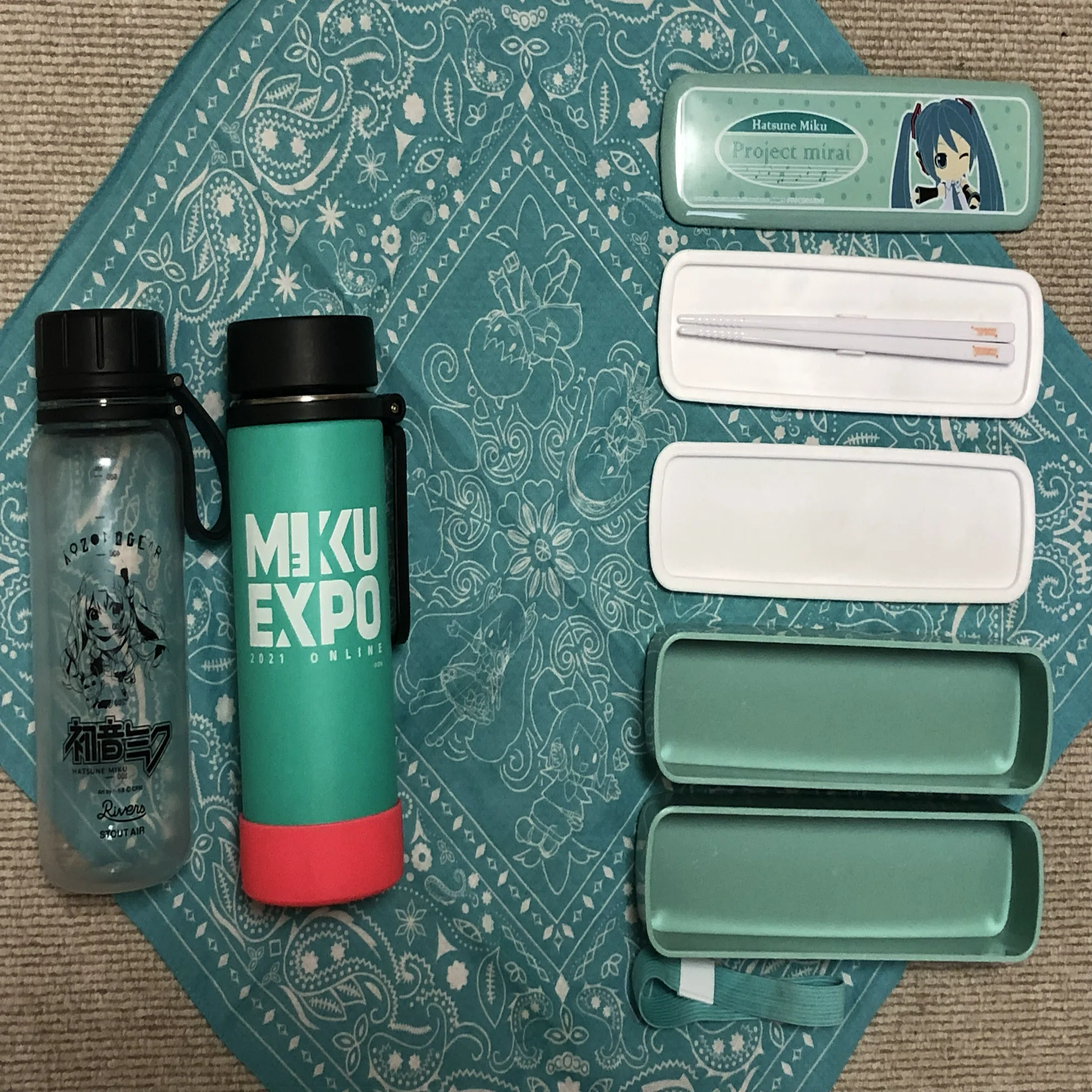 初音ミク ハイクオリティお弁当箱とMIKUEXPO ステンレスボトルとRIVERS
