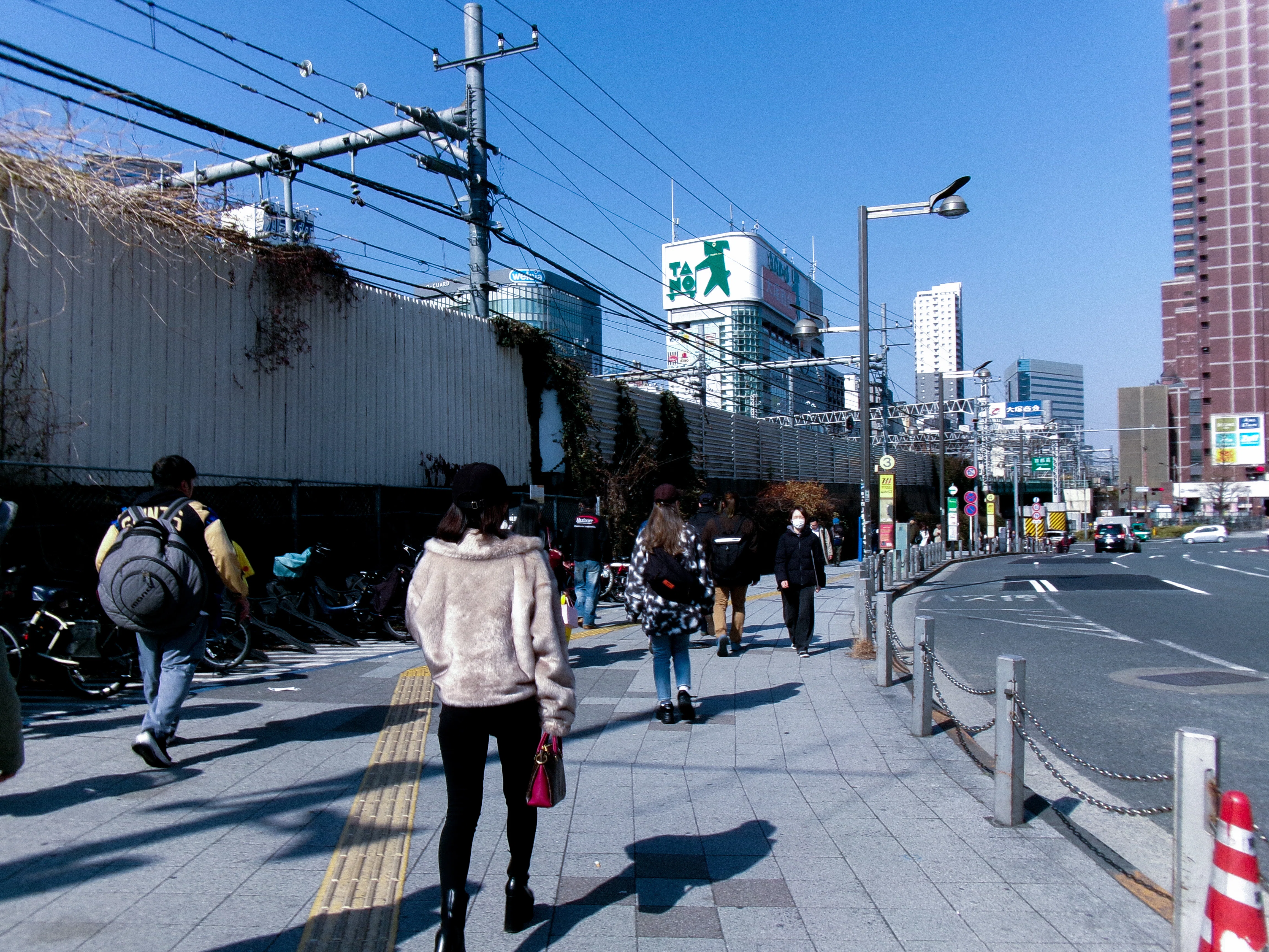 新宿をコンデジで写真散歩【Kodak FZ55】｜藤田のん|カメラ初心者