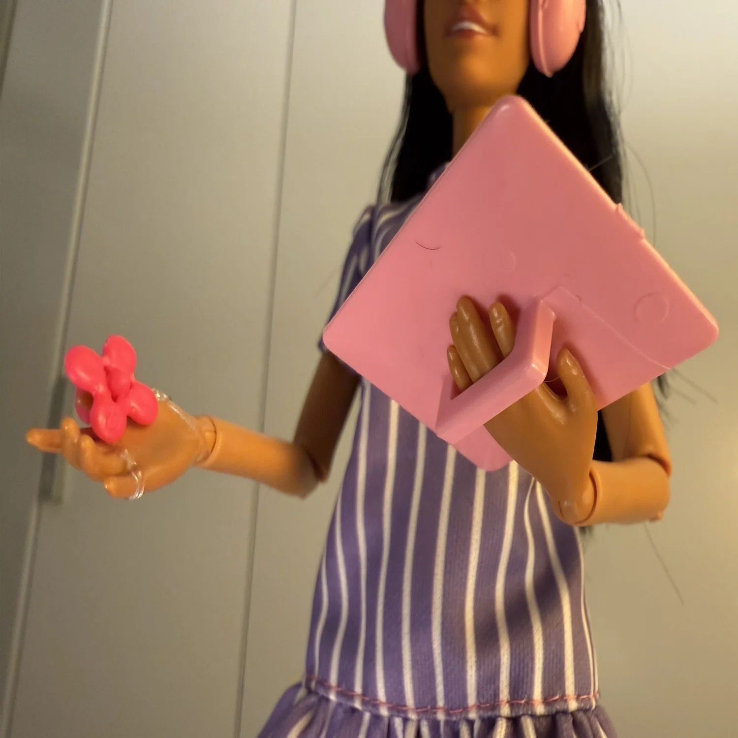 アメリカで自閉症のバービー人形が登場｜ブレインちゃん