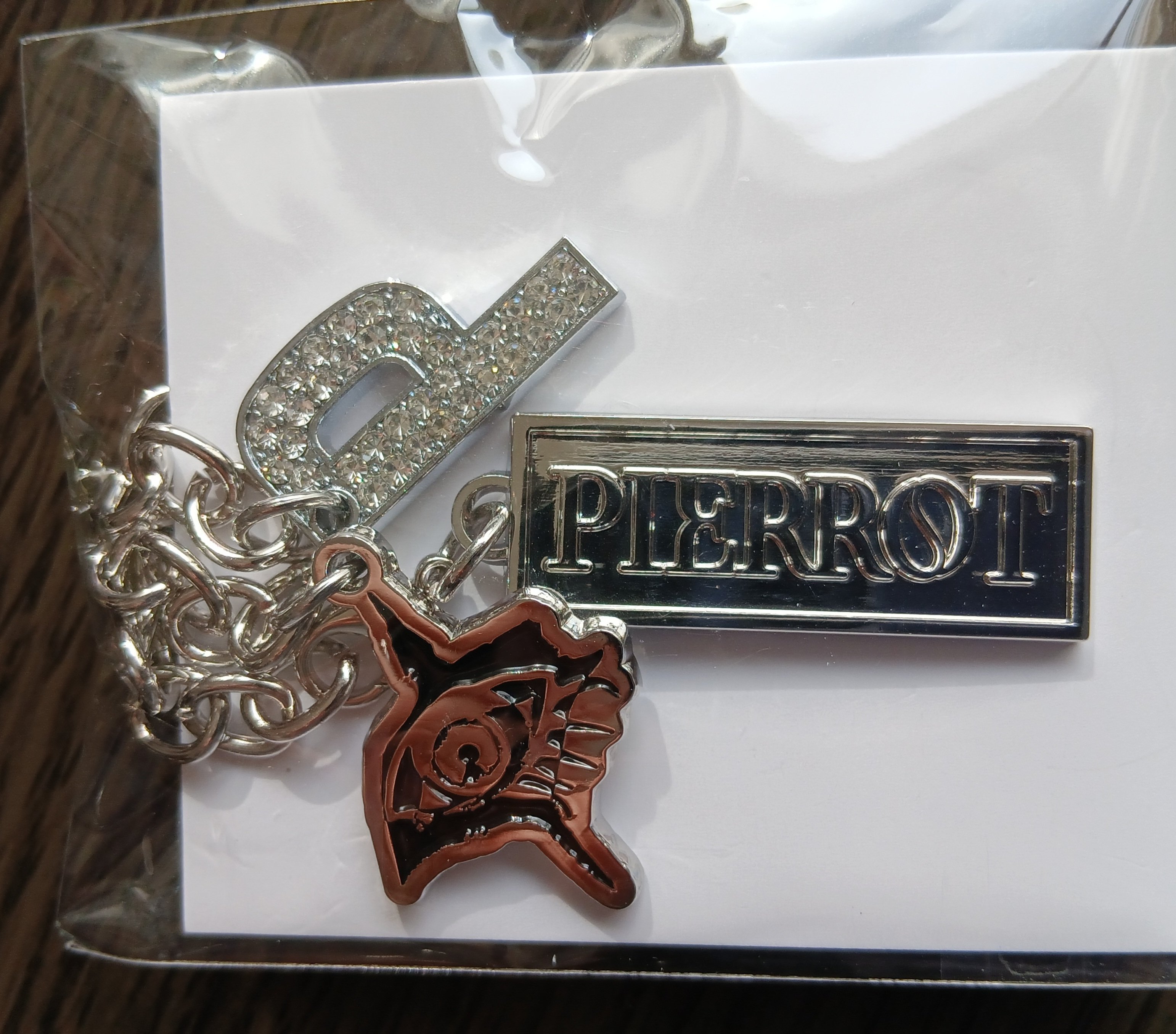 PIERROT通販が届いた｜ネコ仮面