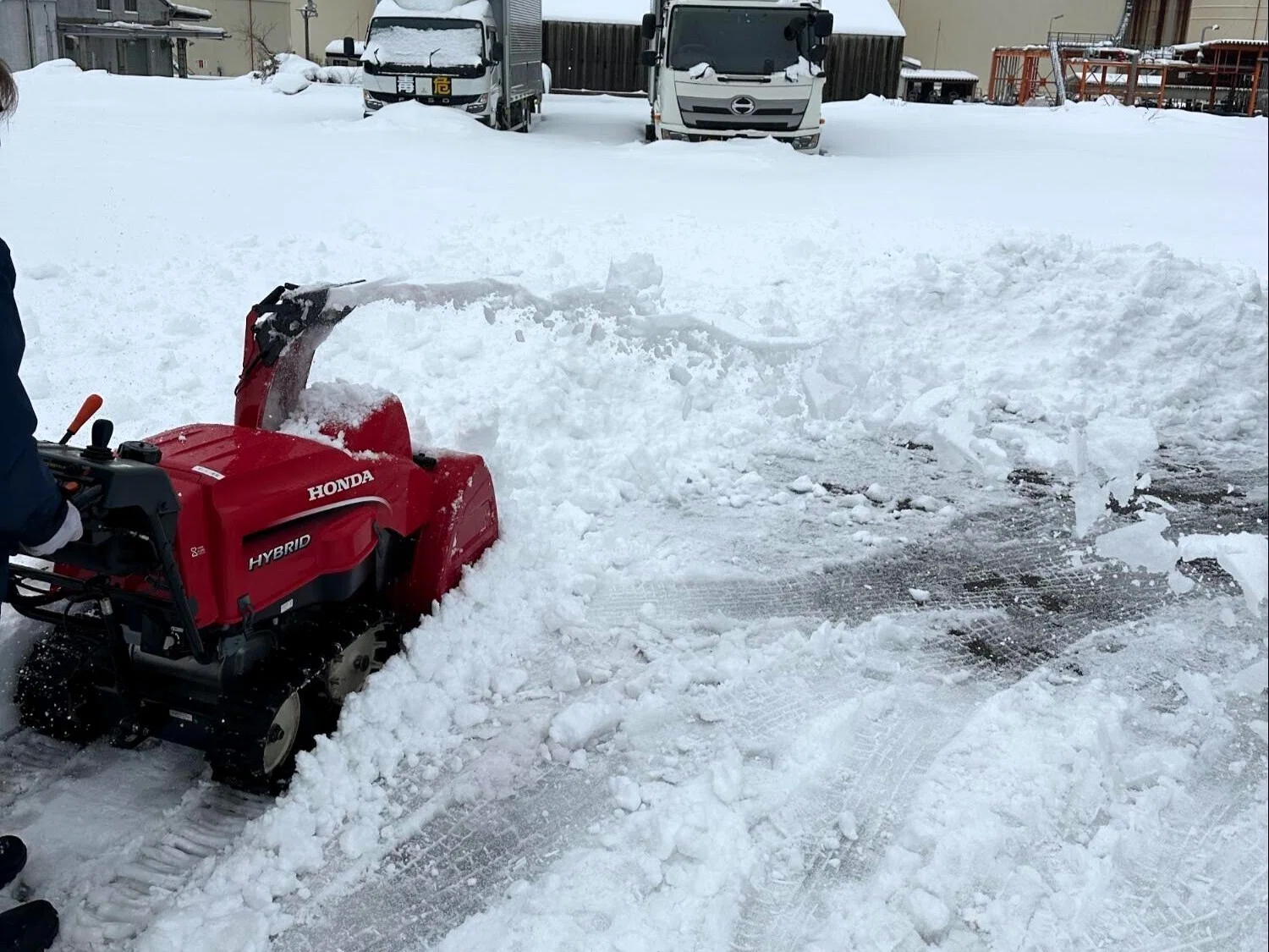 大雪のち、雪だるま。ときどき除雪機。｜株式会社シキケミカル