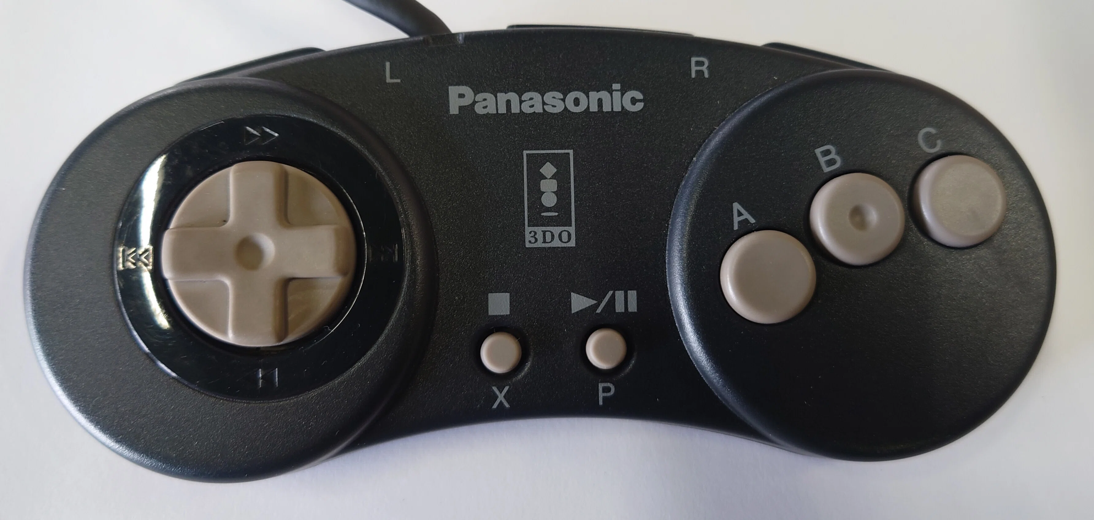 3DO REALとREALⅡ コントローラーの違いについて｜レトロゲームの気に